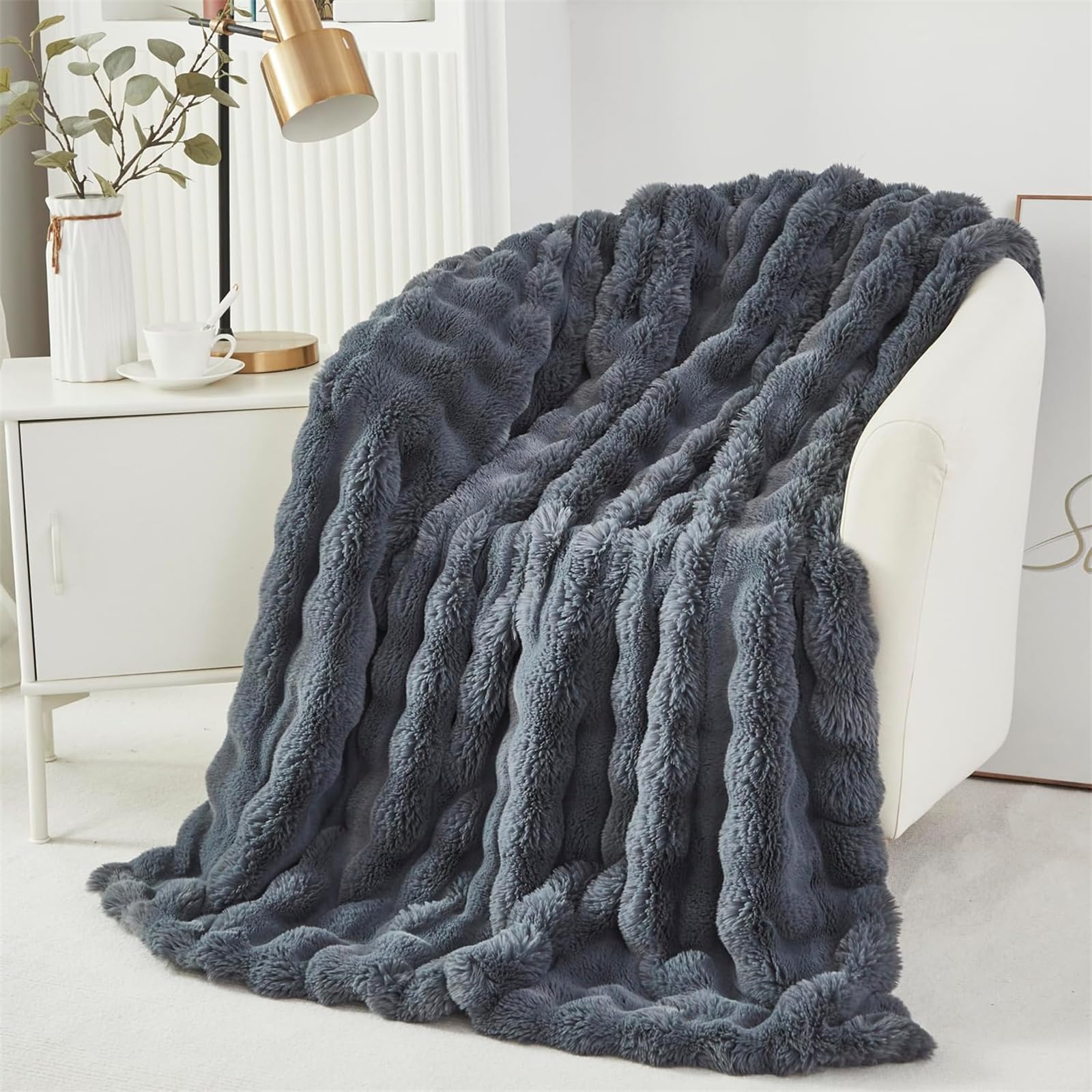 LINGKY Faux Rabbit Fur Throw Blanket, Reversible Fuzzy Warm Cozy Large Fluffy Blanket for Bed Sofa Couch Home Decor 100x160cm