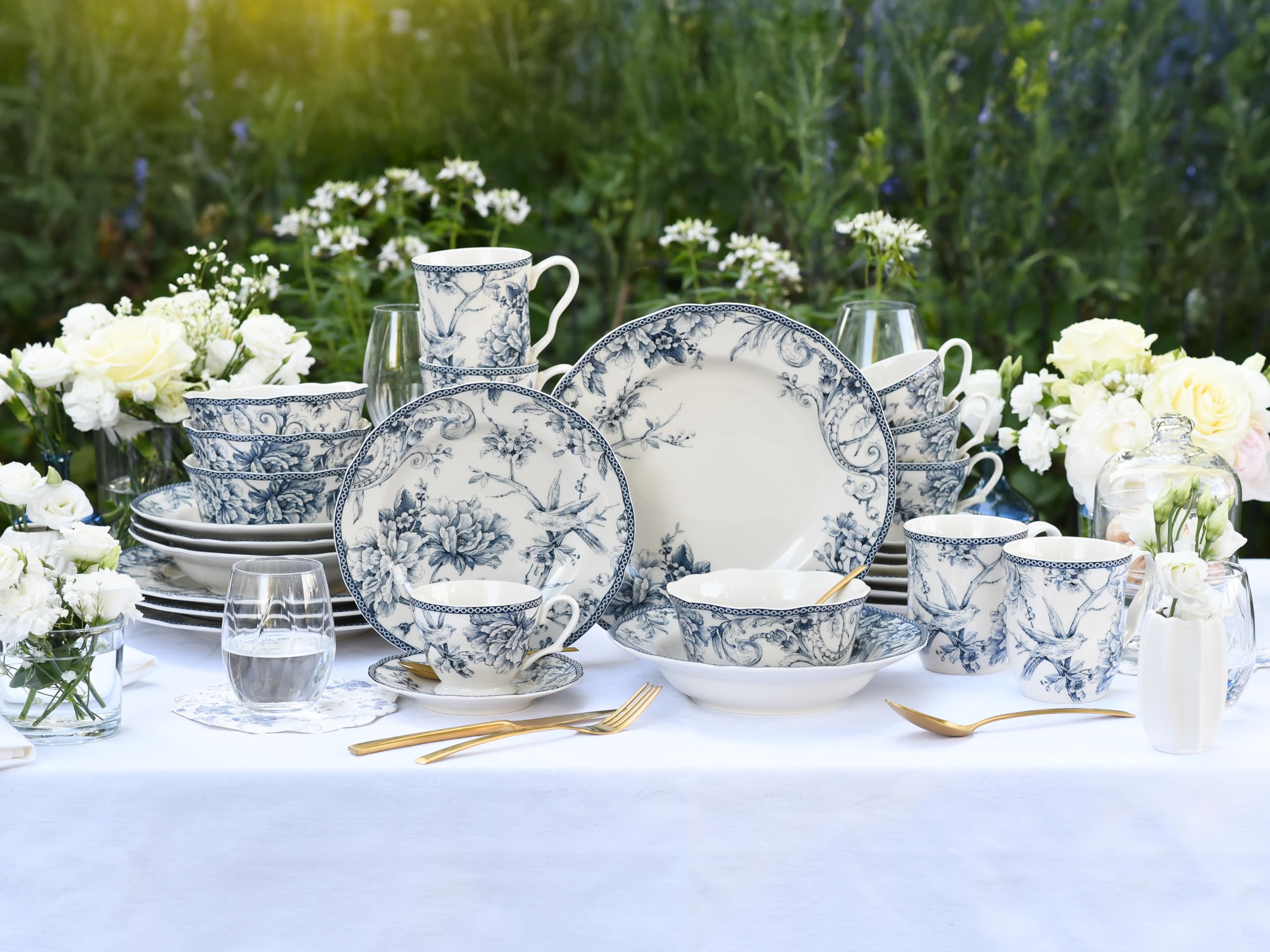 CreaTable, 24776, Serie Adelaide Blau, 16-teiliges Geschirrset für 4 Personen, Kombiservice aus Porzellan, spülmaschinen- und mikrowellengeeignet, Qualitätsproduktion