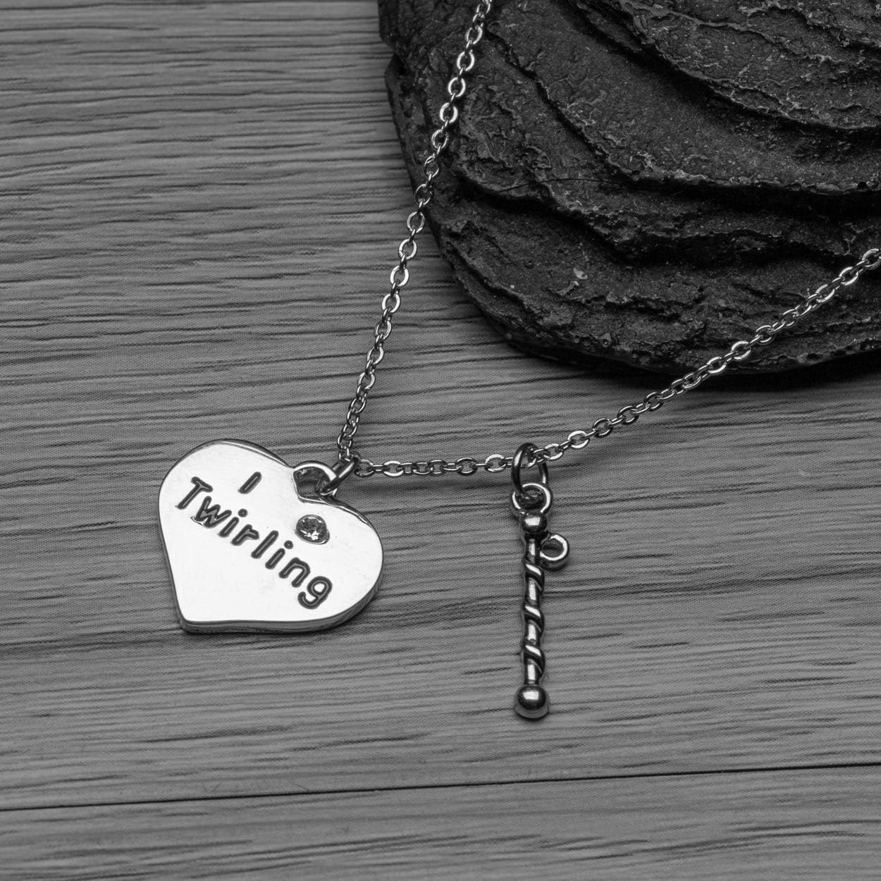 Miniatura 2 de Sportybella Collar con dije giratorio, joyería giratoria, colgante de corazón de bastón, regalo para Baton Twirler y Majorettes, Zinc, Circonia