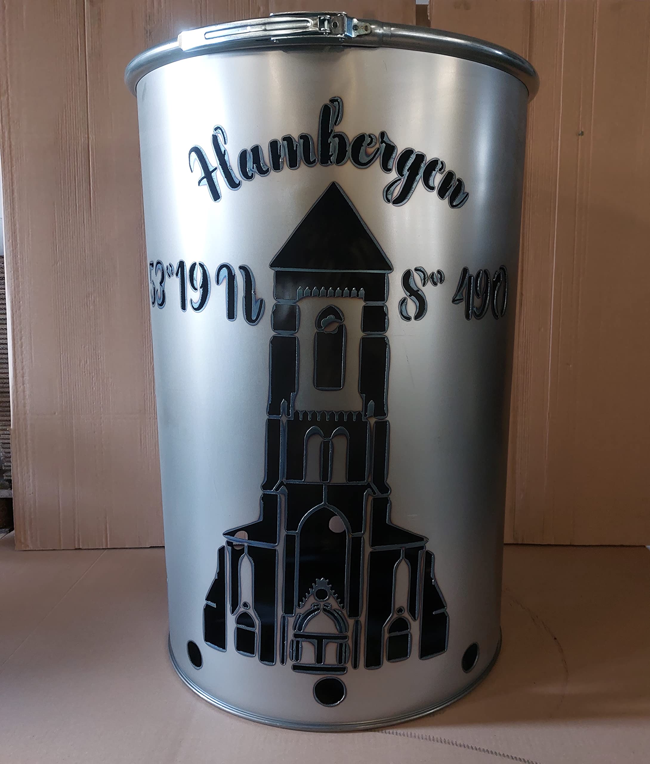 Palenisko z motywem chomika - wykonany z nowej beczki na olej - wyjątkowe palenisko do ogrodu i na taras - wysoka misa paleniskowa o wyglądzie rdzy - 90 x 60 cm