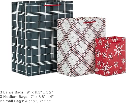 Miniatura 3 de Hallmark Surtido de bolsas de regalo de Navidad clásicas (8 bolsas 2 pequeñas de 5 pulgadas, 3 medianas de 8 pulgadas, 3 grandes de 11 pulgadas)
