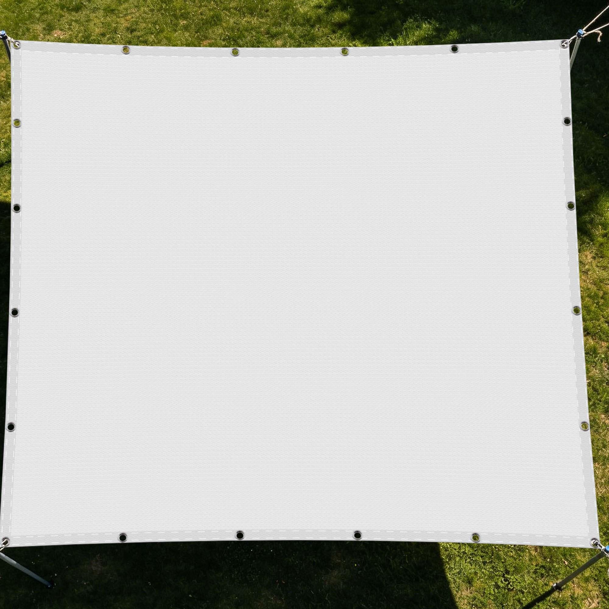 Voile d'ombrage blanc 6.5x7 m pour créer un salon de jardin design et frais