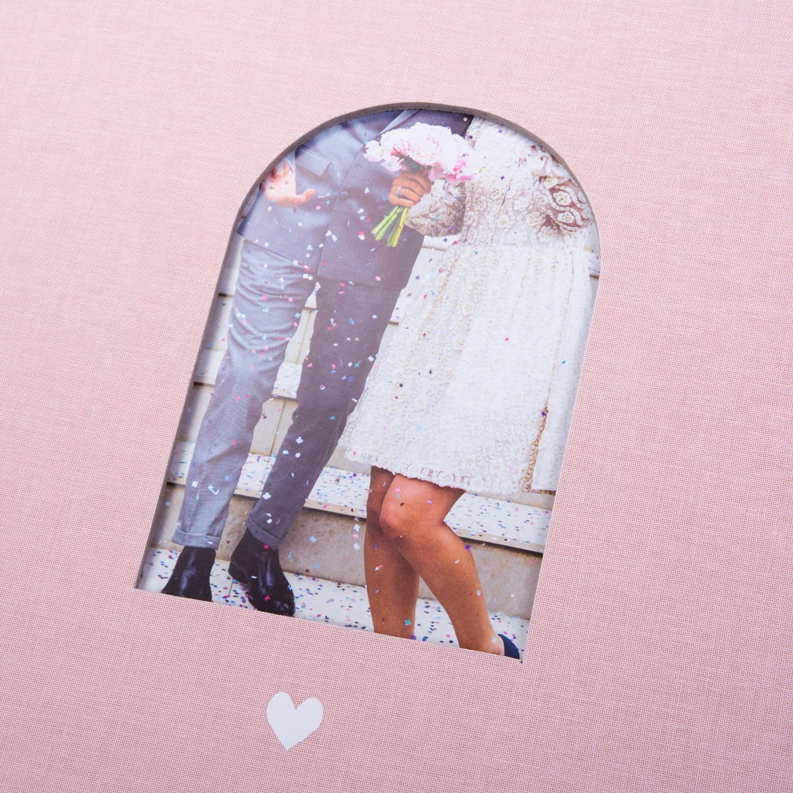 goldbuch 08 046 Hochzeitsalbum Herzensmoment Rosa, Fotoalbum mit Fensterausschnitt, Erinnerungsalbum mit 60 weißen Seiten und Pergamin-Trennblättern, Fotobuch, Einband aus Leinen, ca. 31 x 30 x 4 cm
