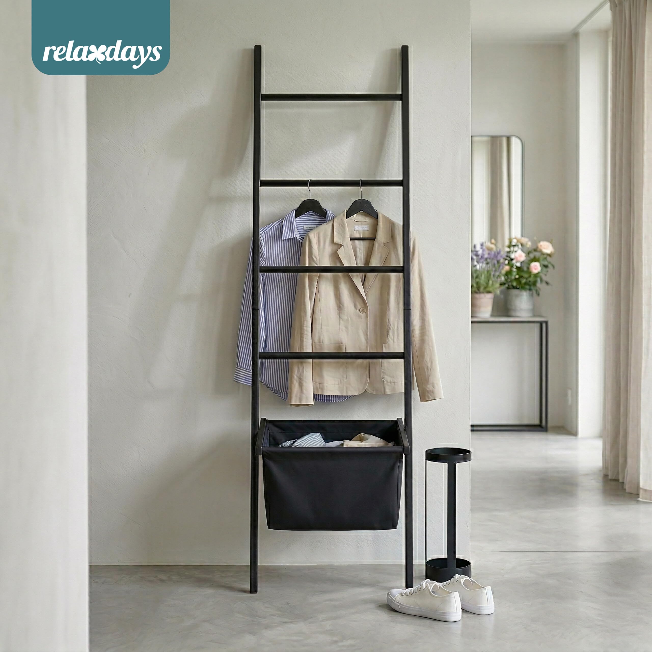 Relaxdays Handtuchleiter, 4 Sprossen, Wäschekorb, HxB: 170 x 50 cm, schwarz
