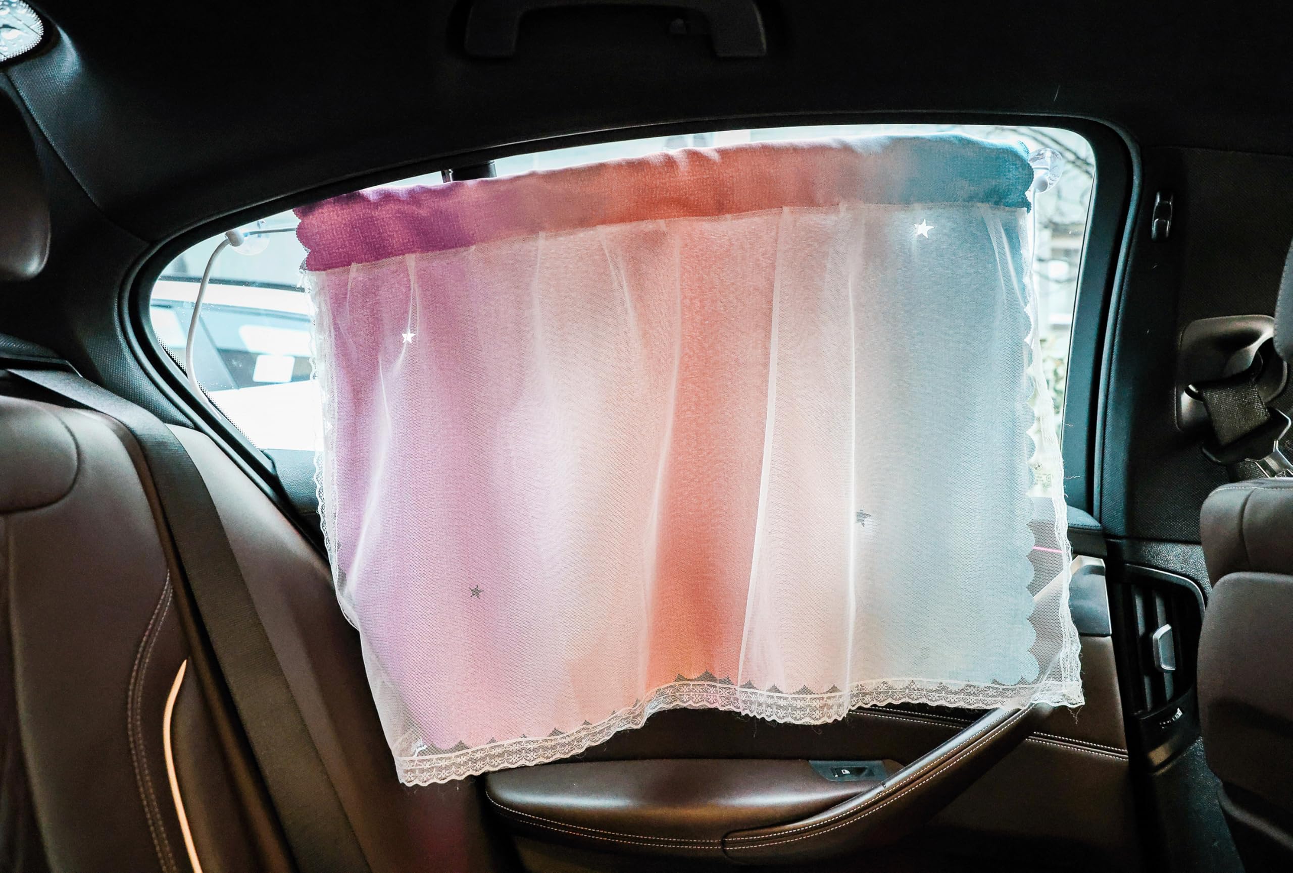 Pastel Gradient Car Curtain – Princess-Inspired Window Shade with Fairy Style, Decorative Privacy Screen for Rear Seat, Easy to Install Travel Accessory