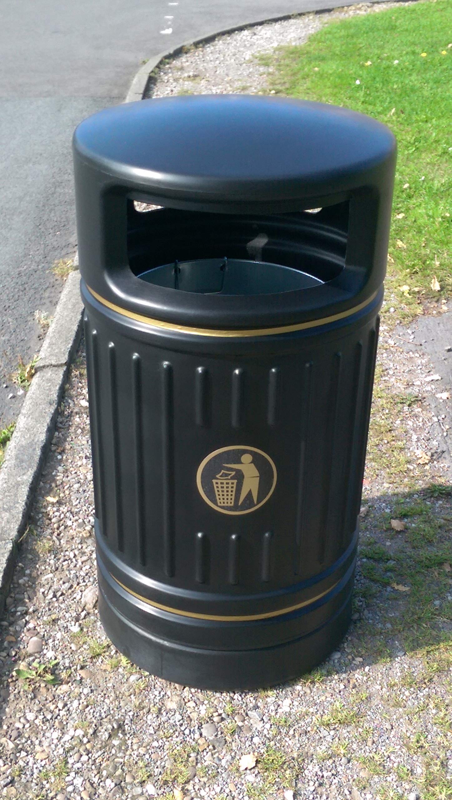 Heritage Ryde Large Capacity Plastic Outdoor Litter Bin - Park, School or Street Waste Bin - BLACK AVAILABLE