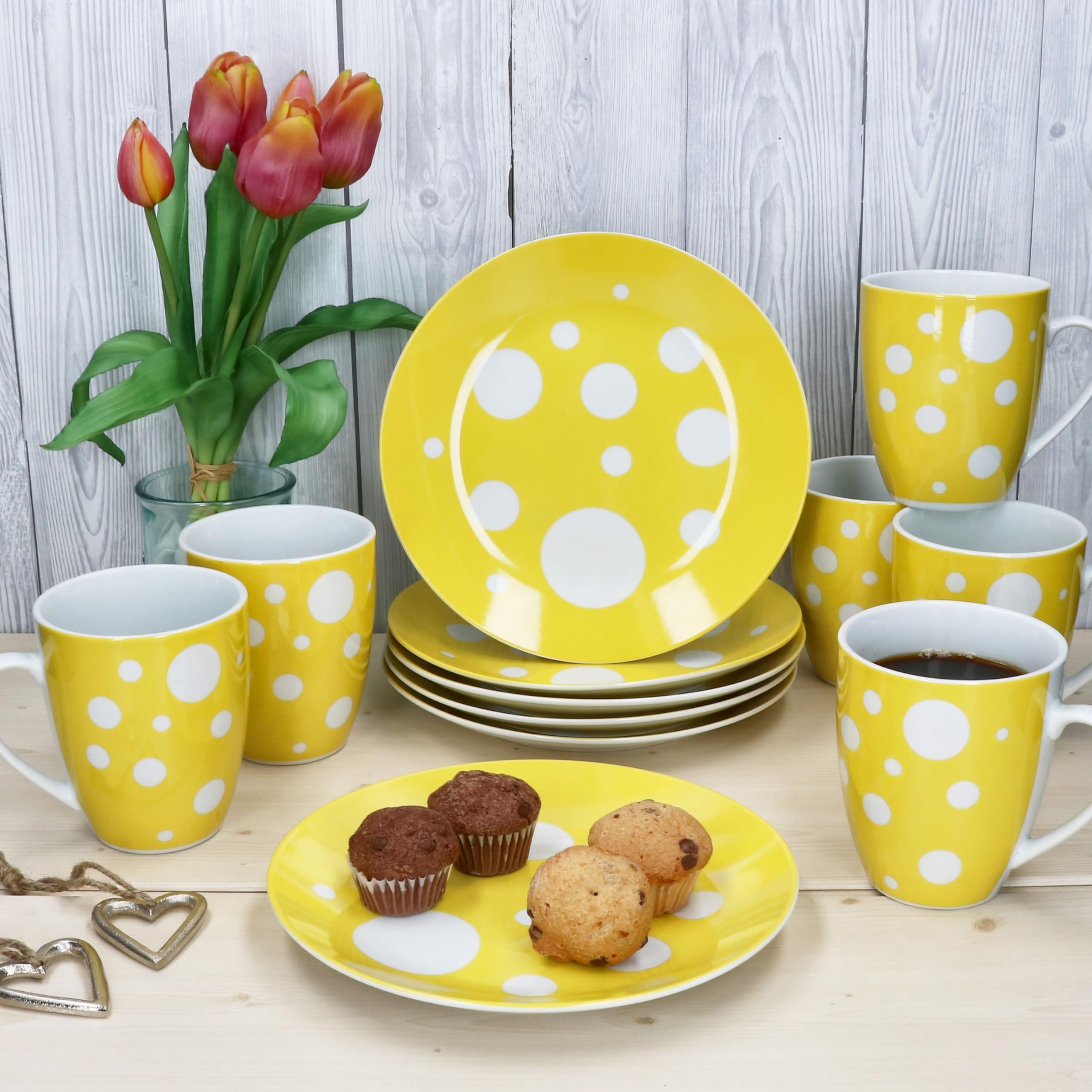 MamboCat Pula gelb 12tlg Frühstücksset I je 6X Gepunktete Kuchenteller & Kaffeebecher 300 ml aus Porzellan I 6 Personen I gelbes Punkte-Dekor I für Frühstück & Kaffee