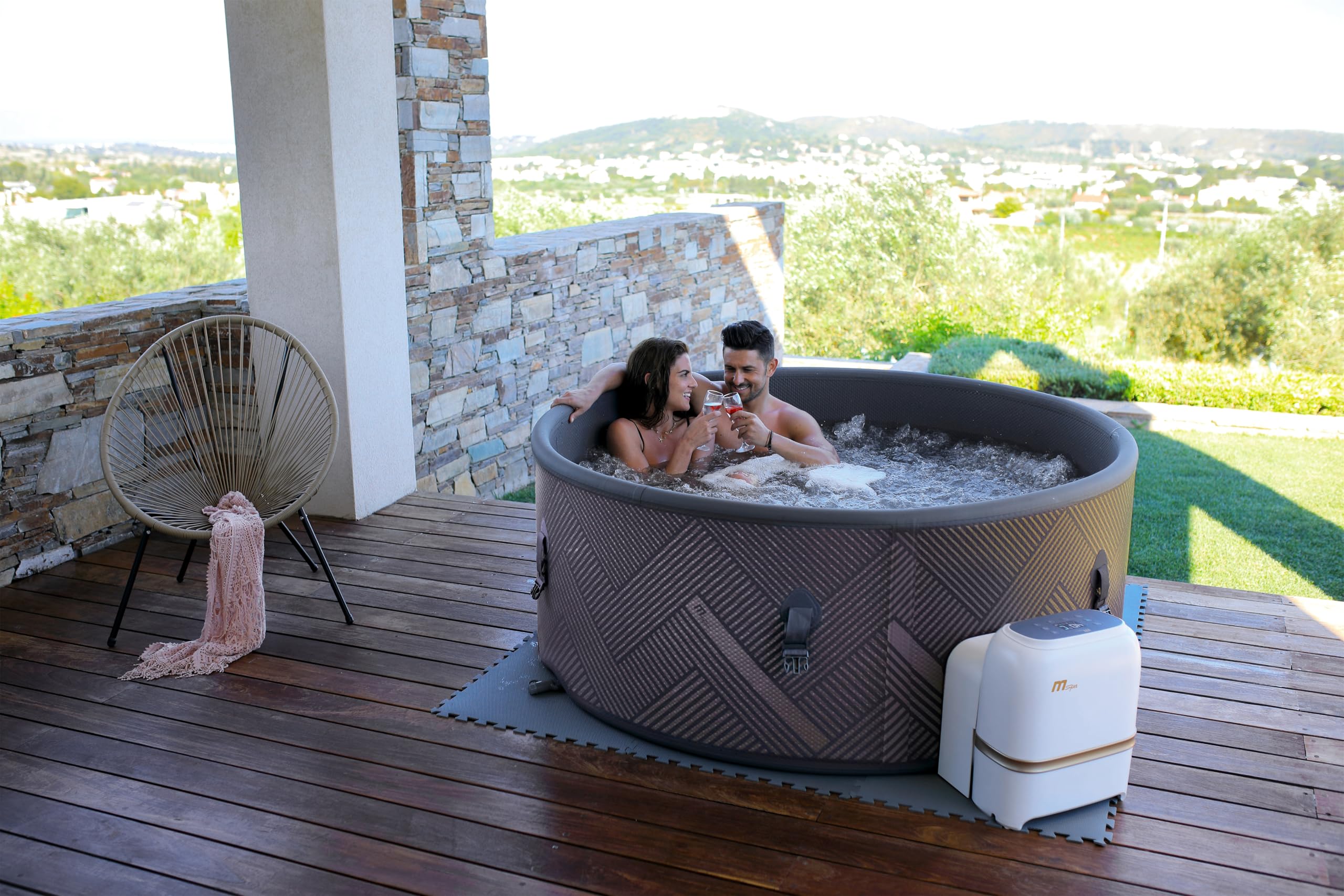 MSpa Whirlpool Mono Eco 192x192x65 cm – Aufblasbarer Whirlpool für 8 Personen mit 144 Massagedüsen, PTC-Heizung, UVC+ Desinfektion, Anti-Frost-System, App-Steuerung & Rhino Tech™ 6-Schicht-Material