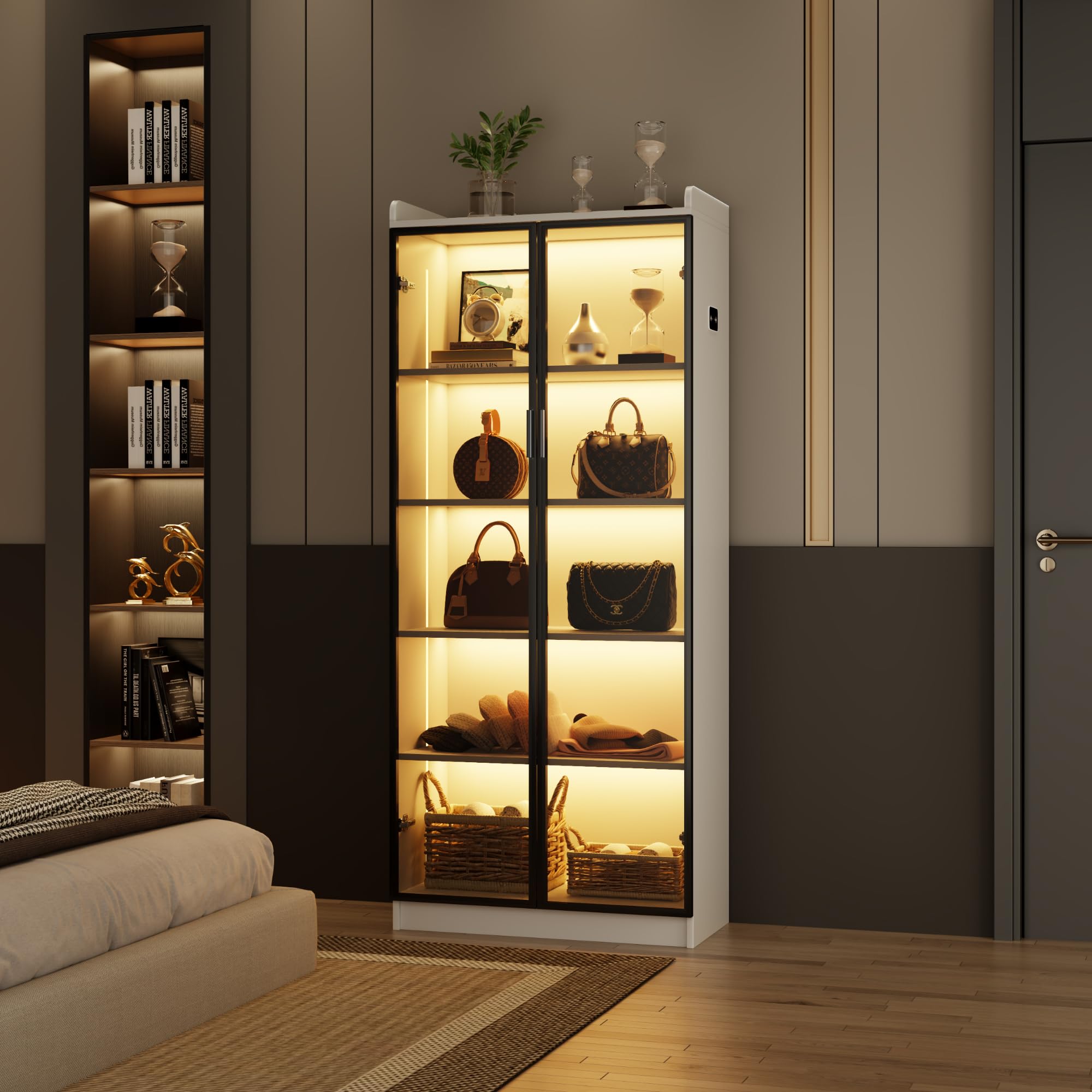 FREDEES Vitrine mit LED-Beleuchtung & Bewegungssensor, Weiß | 5 Ebenen, Verstellbare Einlegeböden, Für Figuren & Sammlerstücke, Wohnzimmer & Büro