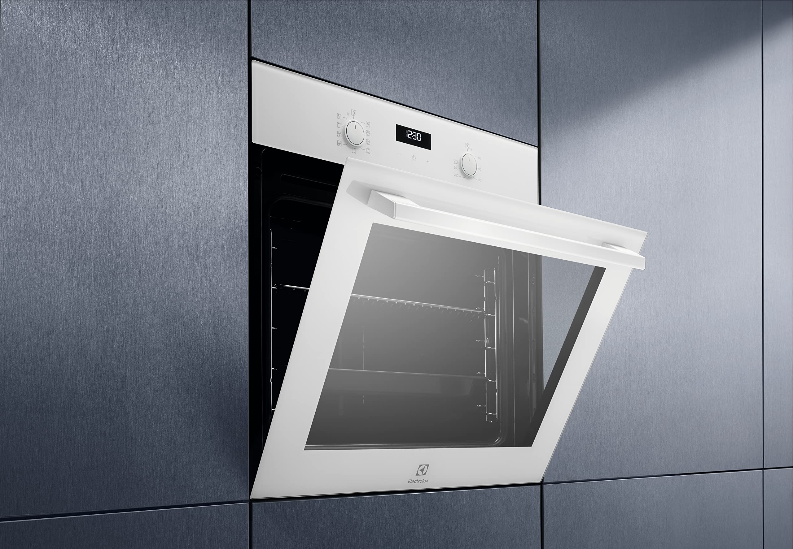 Electrolux OEF5H50V Forno Elettrico Multifunzione, Funzione Grill, Serie 600, 9 Funzioni, Cottura multilivello, Pulizia AquaClean, Ventilatore XXL, 72 L di Capacità, Bianco, Classe A