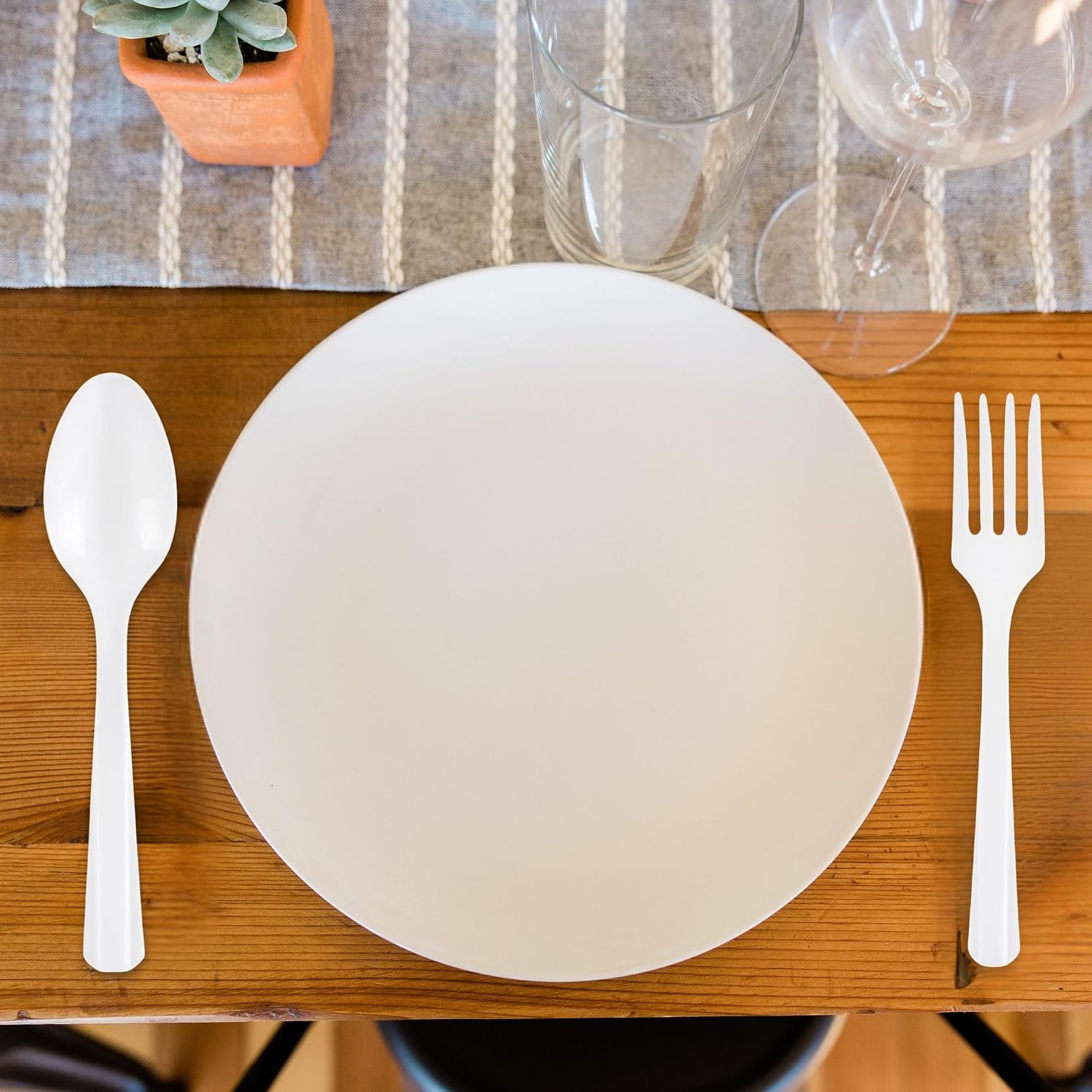 Reusable Frosty White Plastic Forks (Pack of 20) - Durable and Vibrant Color Design, Perfect for Any Occasion