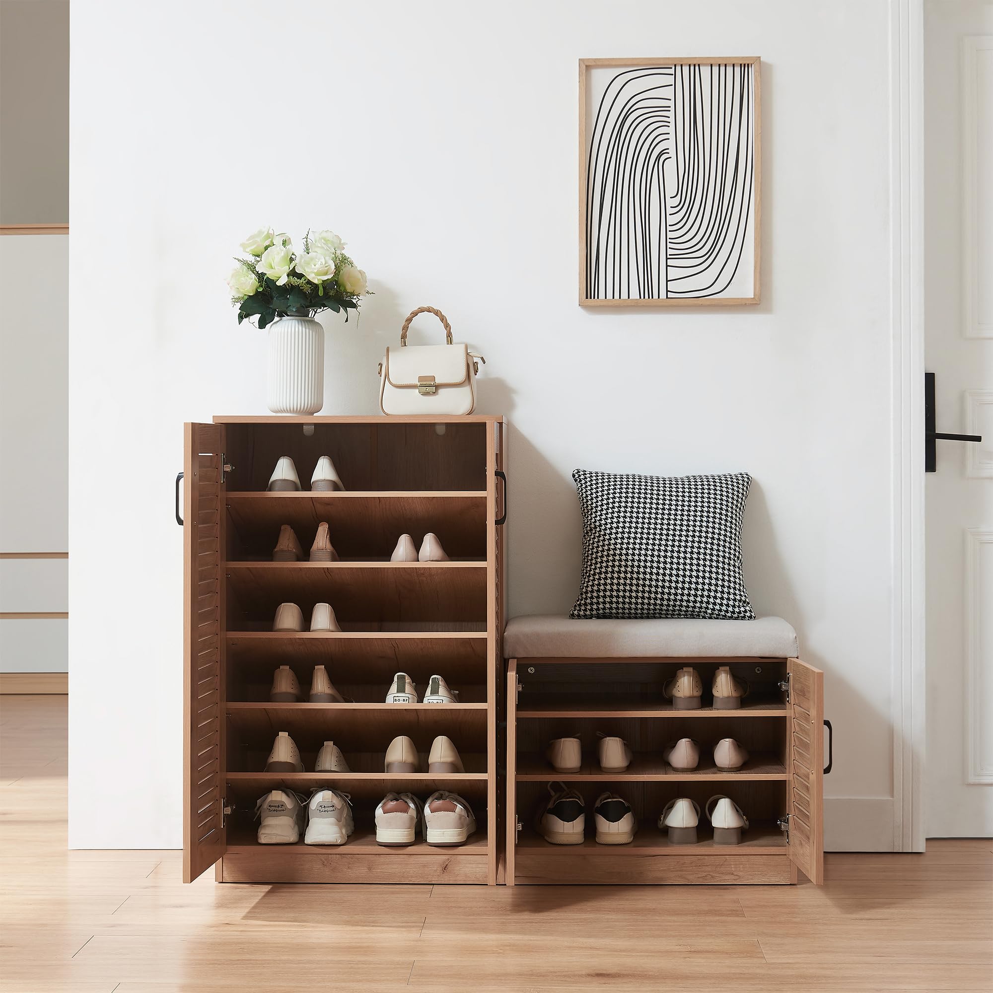 [en.casa] Schuhschrank Løten Schuhregal mit 4 Türen und 9 Ablagen Schuhablage 120 x 36 x 97 cm bis zu 18 Paar Schuhe mit gepolsterter Sitzbank Schuhaufbewahrung Eicheoptik