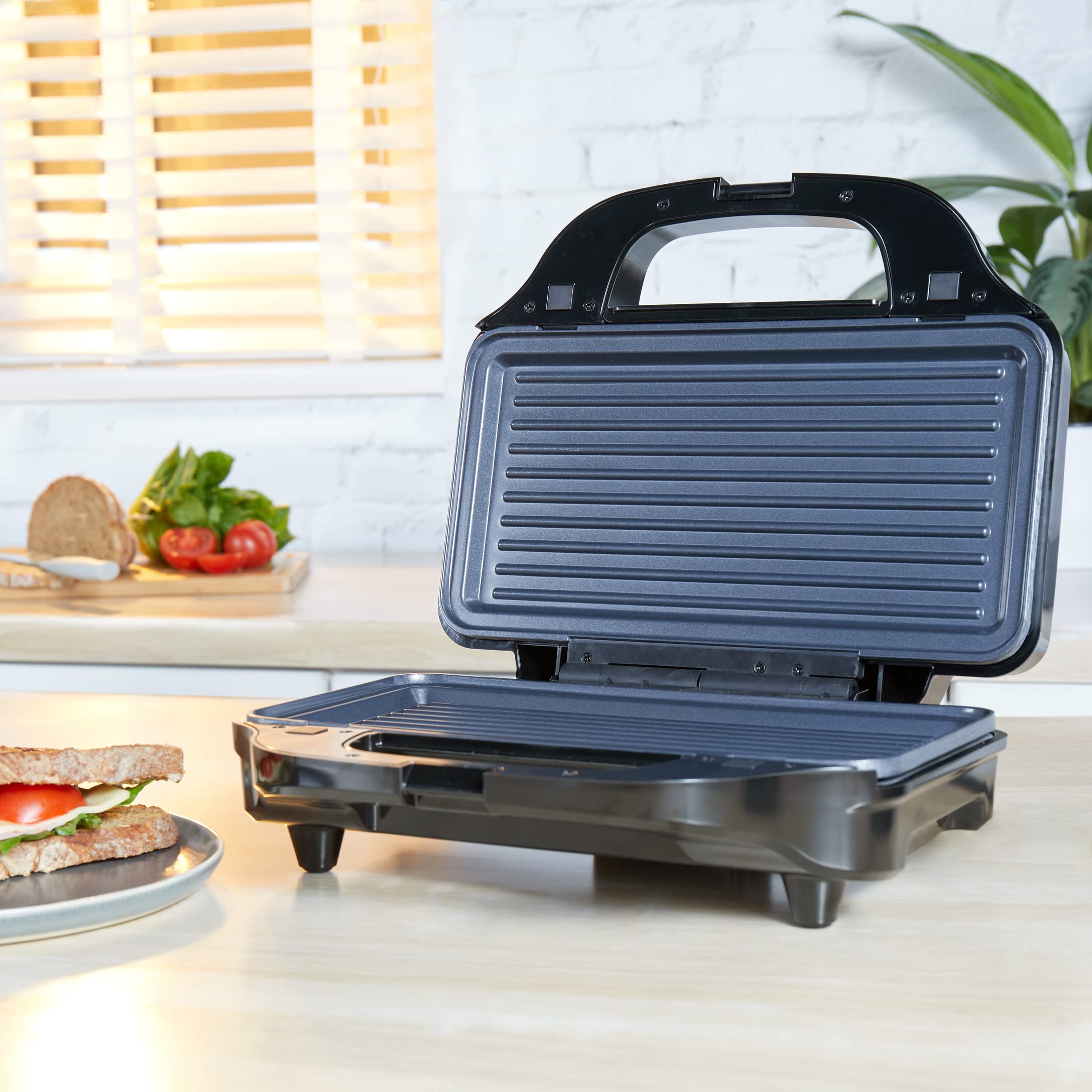 Petra PT2143TVDEEU7 Urzadzenie 3 w 1 XL do przekasek, nieprzywierajace i latwe w czyszczeniu plyty 28,5 cm, 900 W, gofrownica, opiekacz do panini, toster, lunch/sniadanie, chlodne w dotyku uchwyty