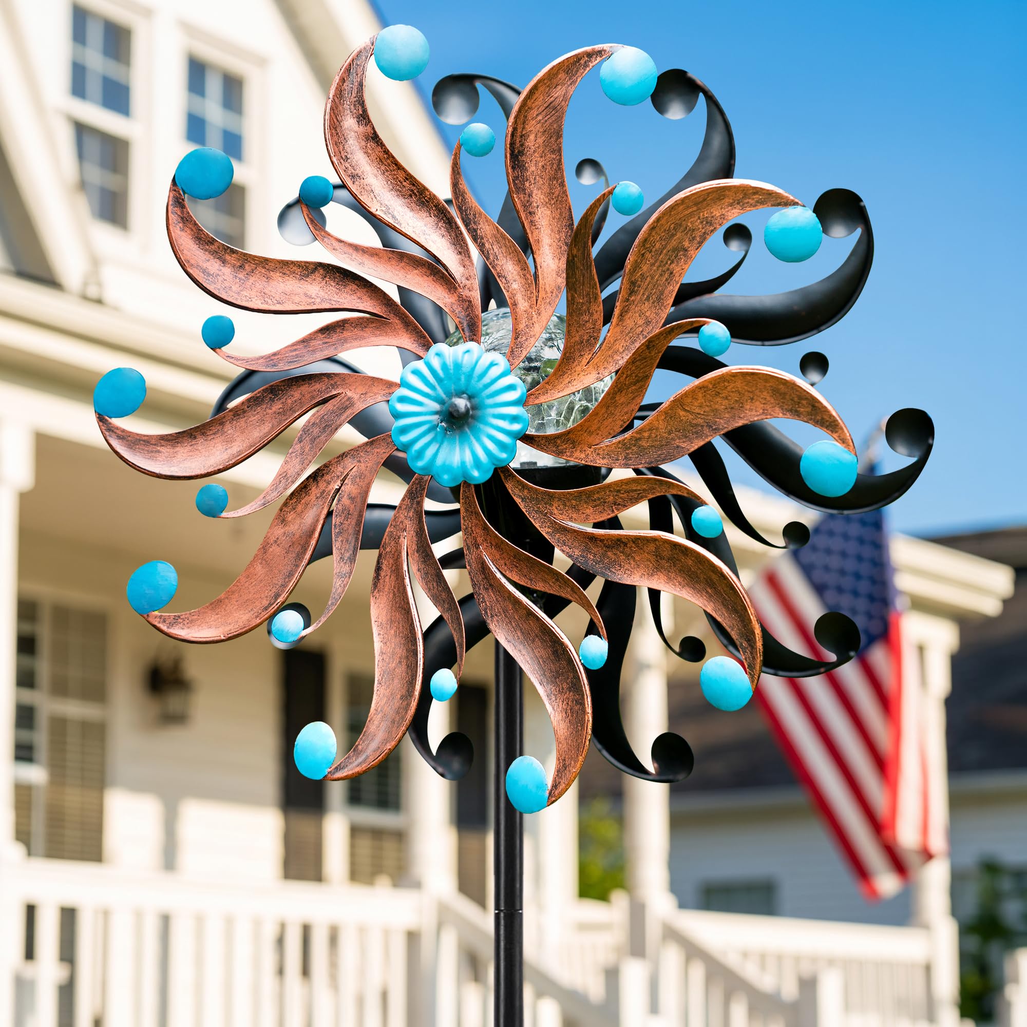 Éolienne solaire en cuivre pour illuminer vos soirées de jardin d'été
