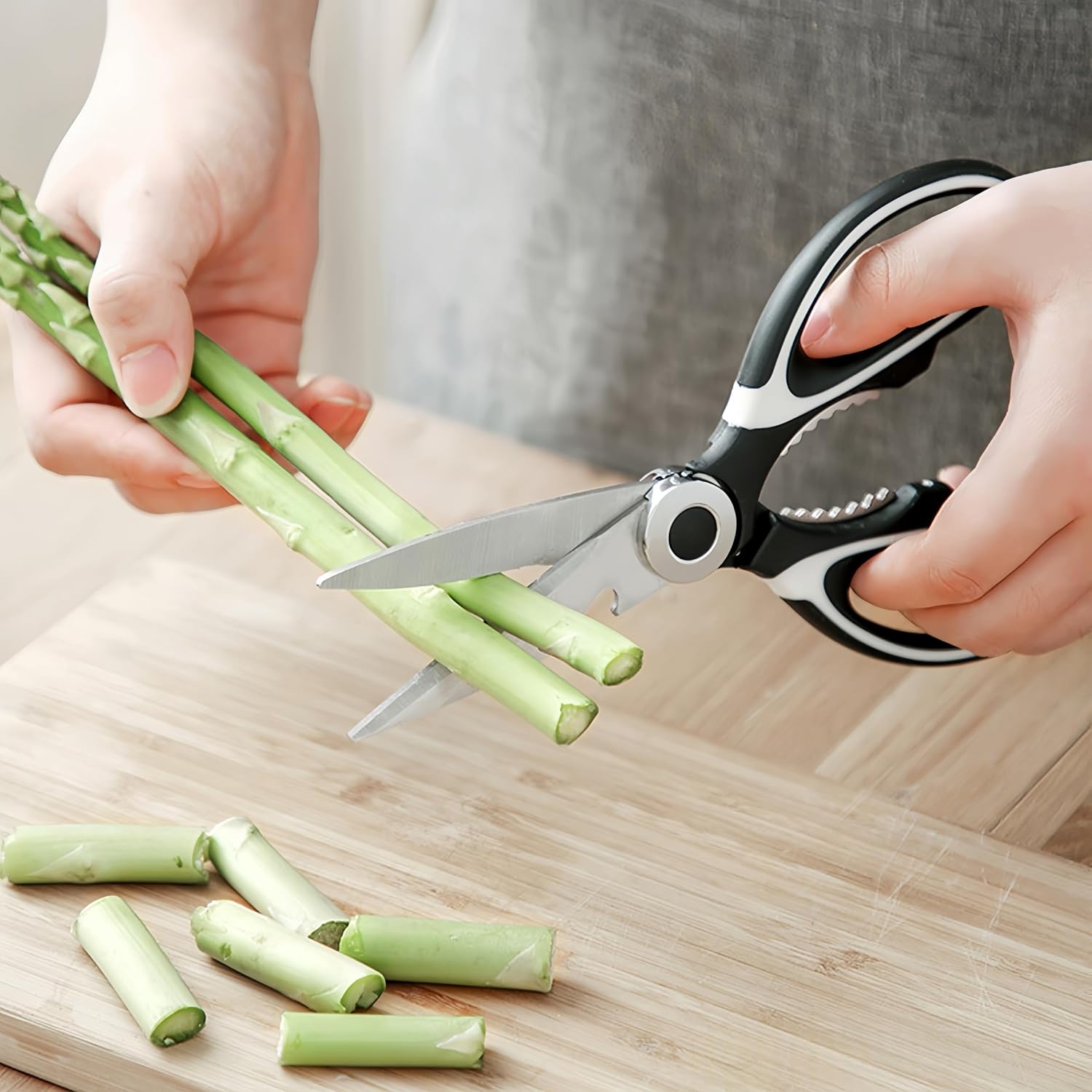 Multi-Purpose Kitchen Scissors, Non-Slip Stainless Steel Sharp Cooking Scissors, Suitable for Meat, Vegetables, Barbecue.