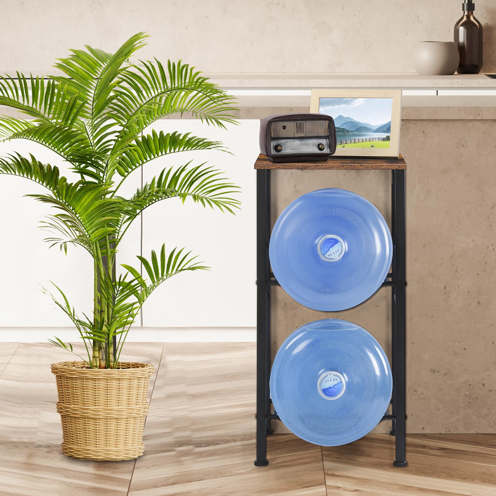 MOOACE Estante para jarra de agua de 5 galones, organizador de 2 niveles para botellas de agua | Soporte dispensador de agua con estantes de almacenamiento para oficina, cocina, sala de estar, marrón rústico