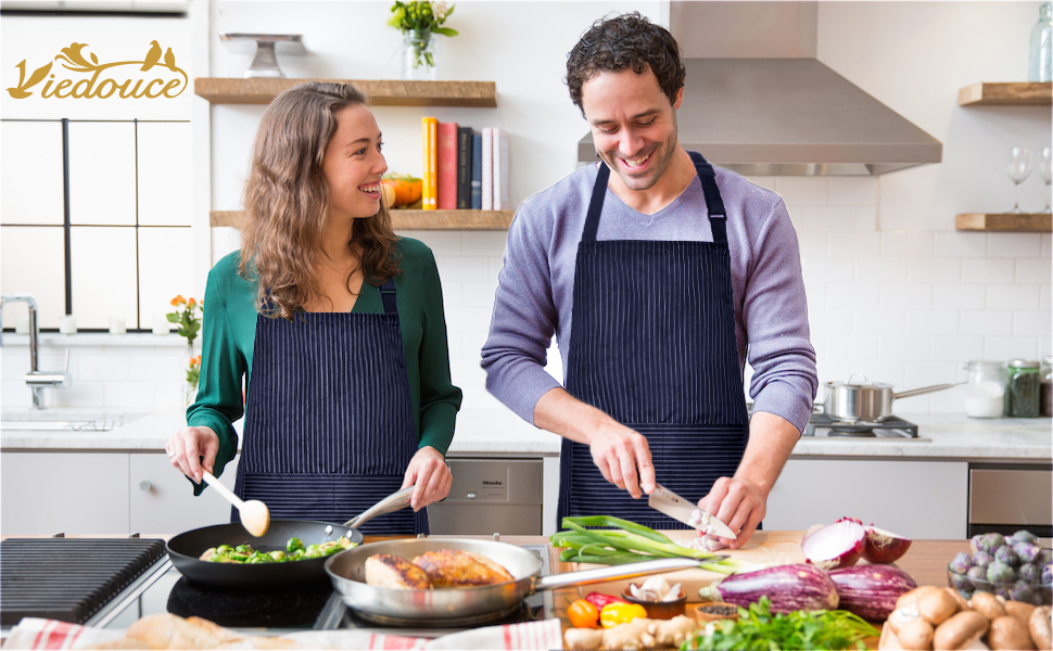 Grembiule da cucina personalizzato Junior Chef con tasche, completo per cucinare a casa, grembiule da cucina per bambini TSC189 Regalo per la mamma - Italia