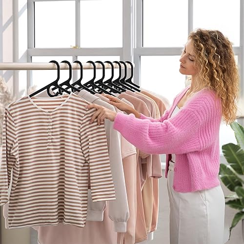 Miniatura 6 de Perchas de ropa de plástico ultra resistentes, color negro, perchas duraderas para abrigos, trajes y ropa (paquete de 38 unidades, negro)