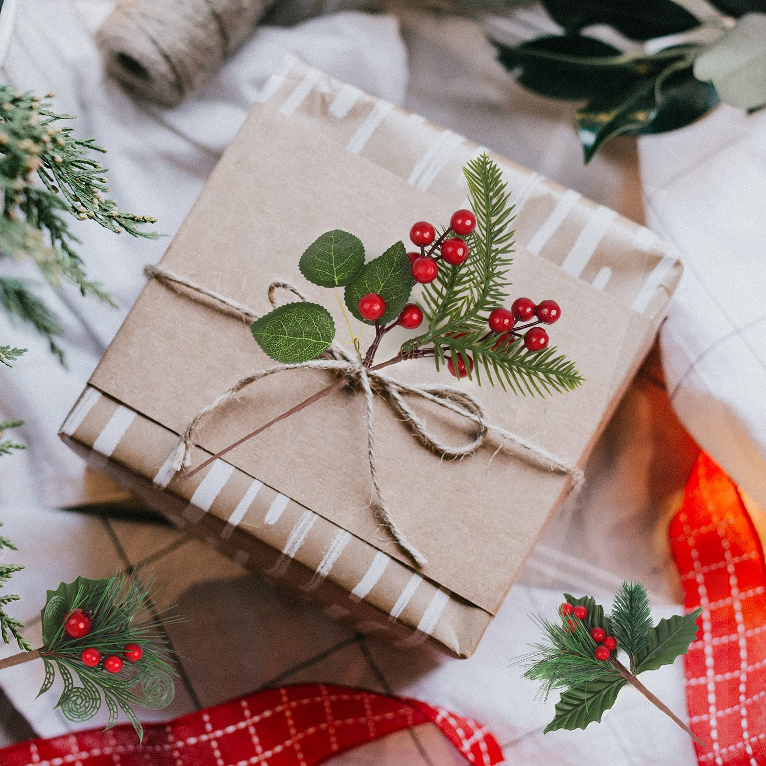 CCINEE Künstliche Stechpalmenstiele für Weihnachten, 16 Stück, Verschiedene Tannenbeeren, Zweige, künstliche Stechpalmenstiele für Weihnachtsbaumdekoration, Basteln, Girlandenkranz, Dekor