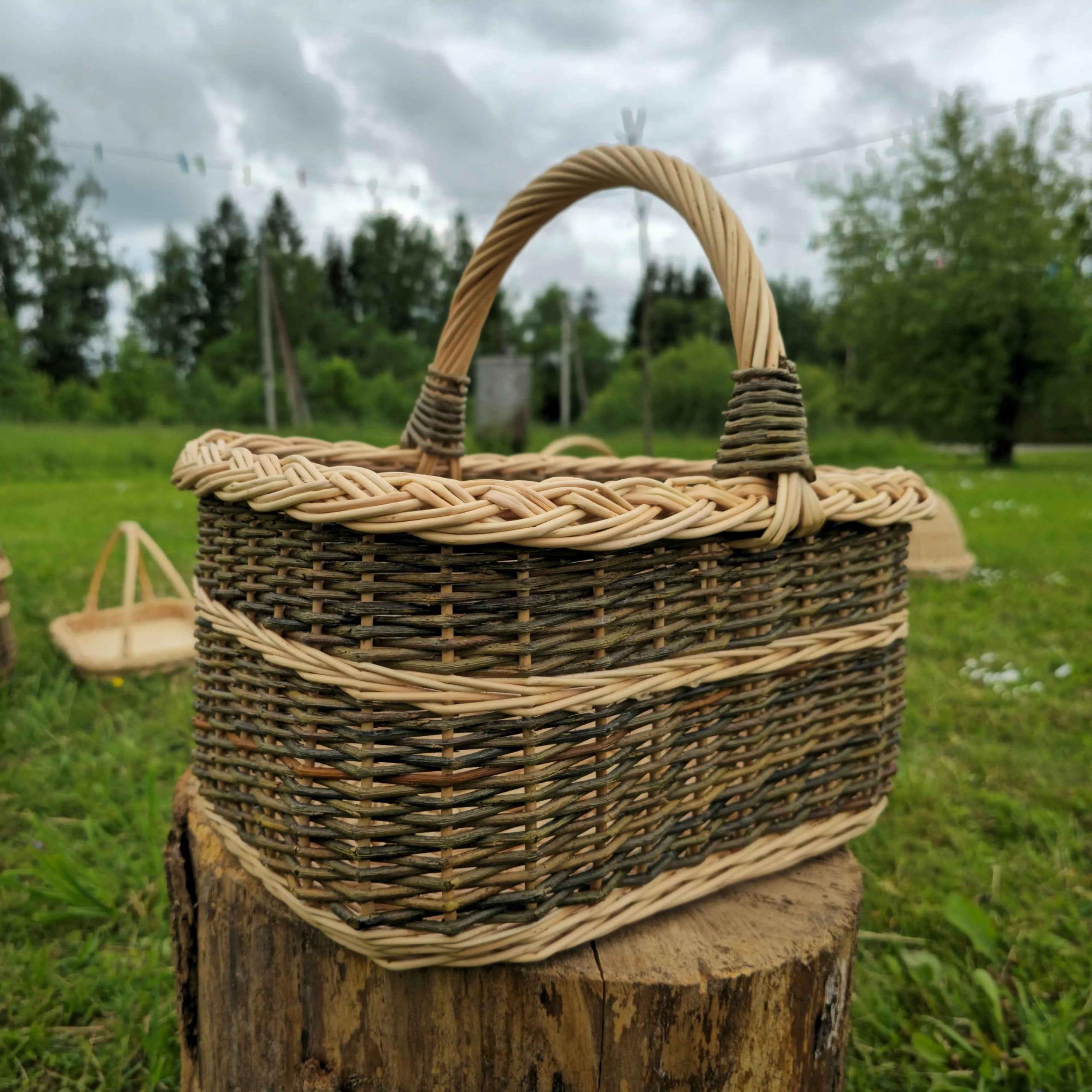 Cesta de pícnic de mimbre con borde trenzado, grande 44 x 28 cm