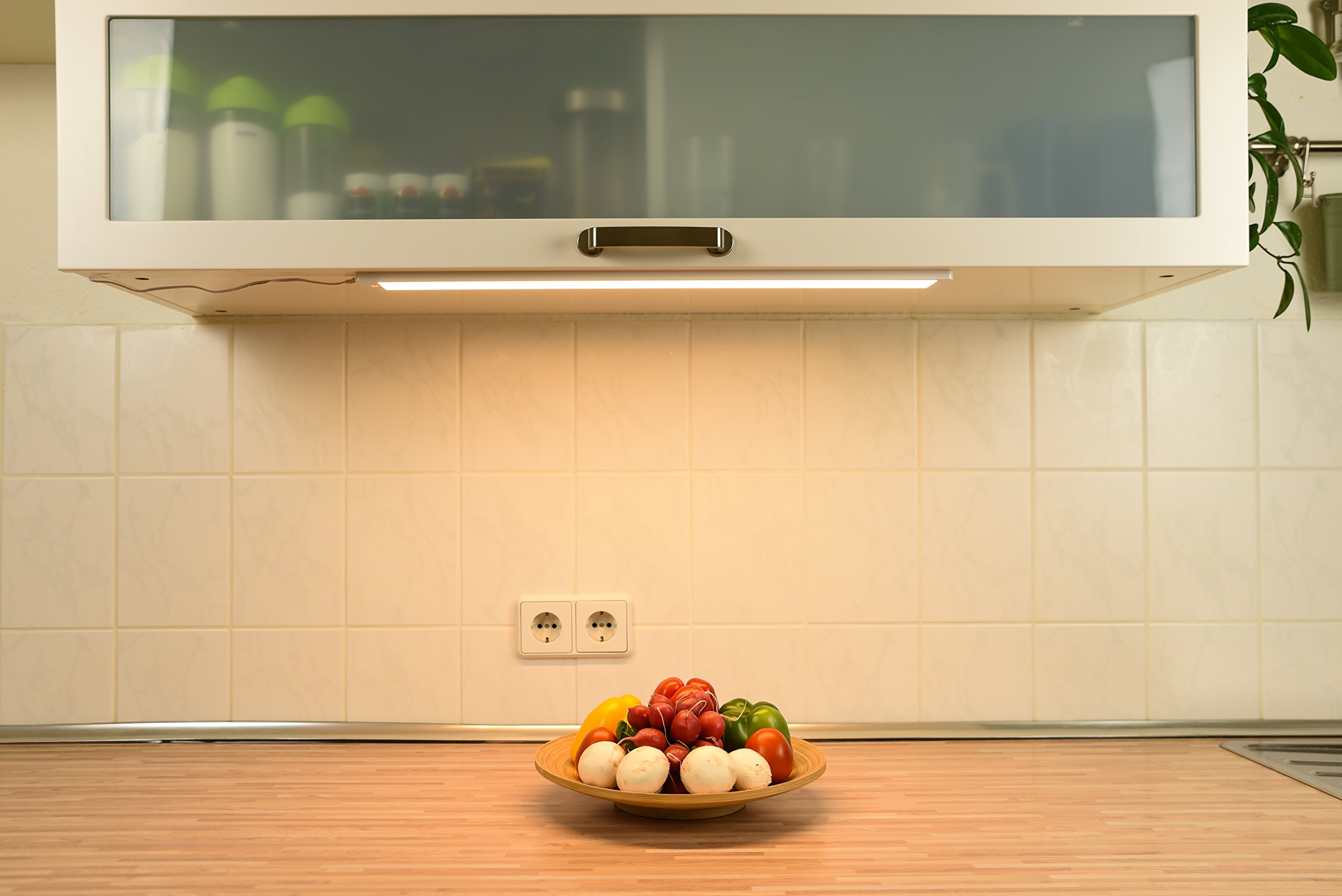 Dualux Neptune LED lampa podszafkowa, listwa świetlna LED z czujnikiem ruchu, klasa efektywności energetycznej A++, idealna jako lampa kuchenna, lampa robocza lub oświetlenie szafy, 60 cm, biała