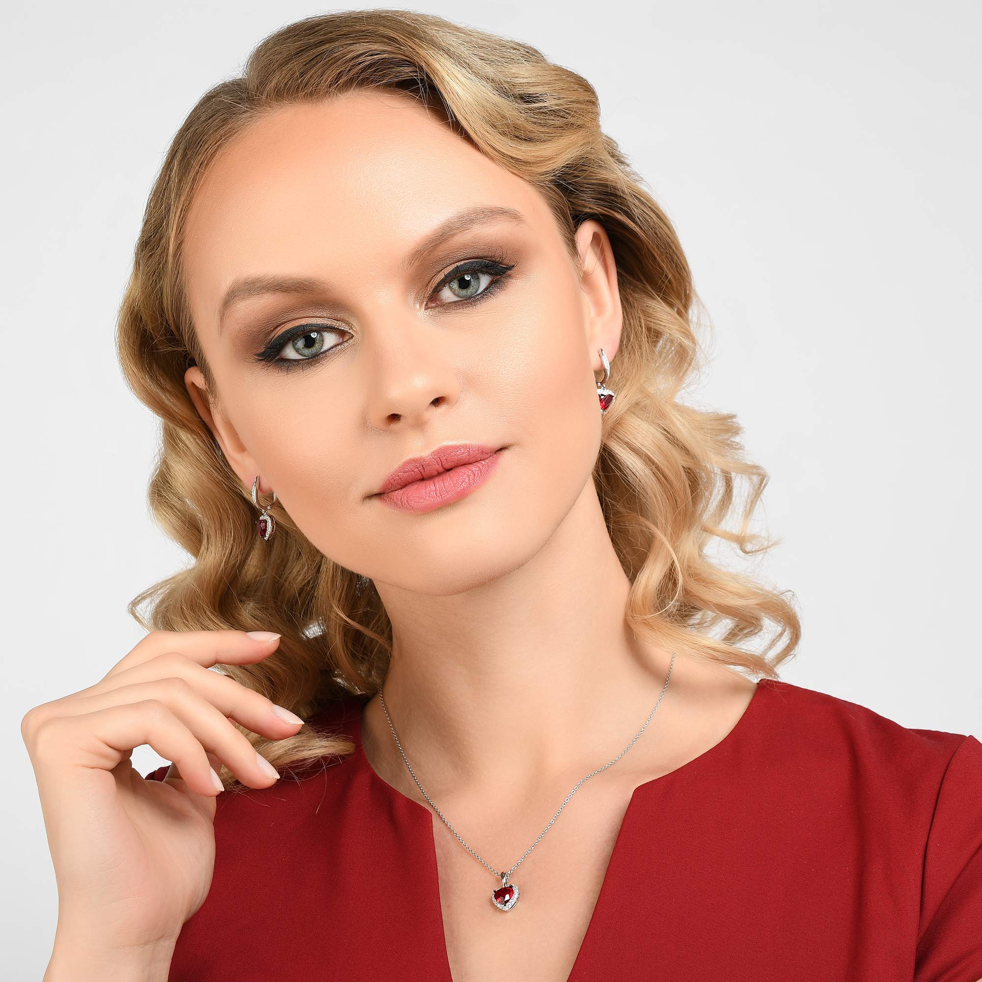 Namana Love Herz Ohrringe für Damen mit herzförmigen Steinen, 925 Sterling Silber Ohrhänger für Frauen mit blauen oder roten Steinen