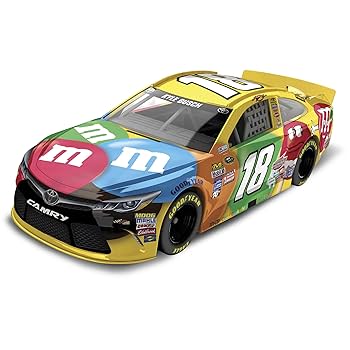 Lionel Racing Kyle Busch #18 M&M's 2016 Toyota Camry NASCAR