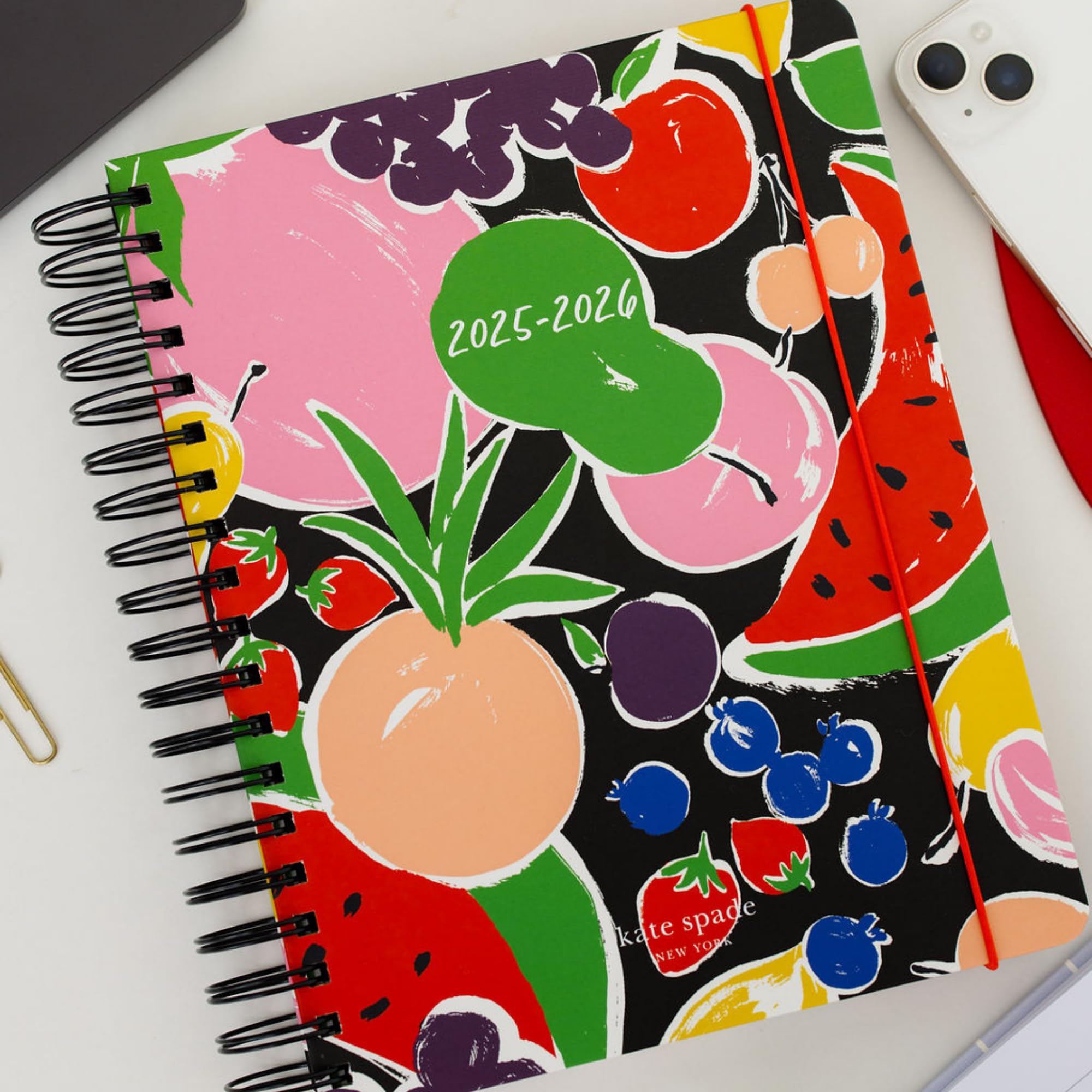 kate spade new york Agenda giornaliera 2025-2026 Mega Agenda agosto 2025-dicembre 2026, copertina rigida, settimanale e mensile, a spirale, con adesivi (frutta estiva)