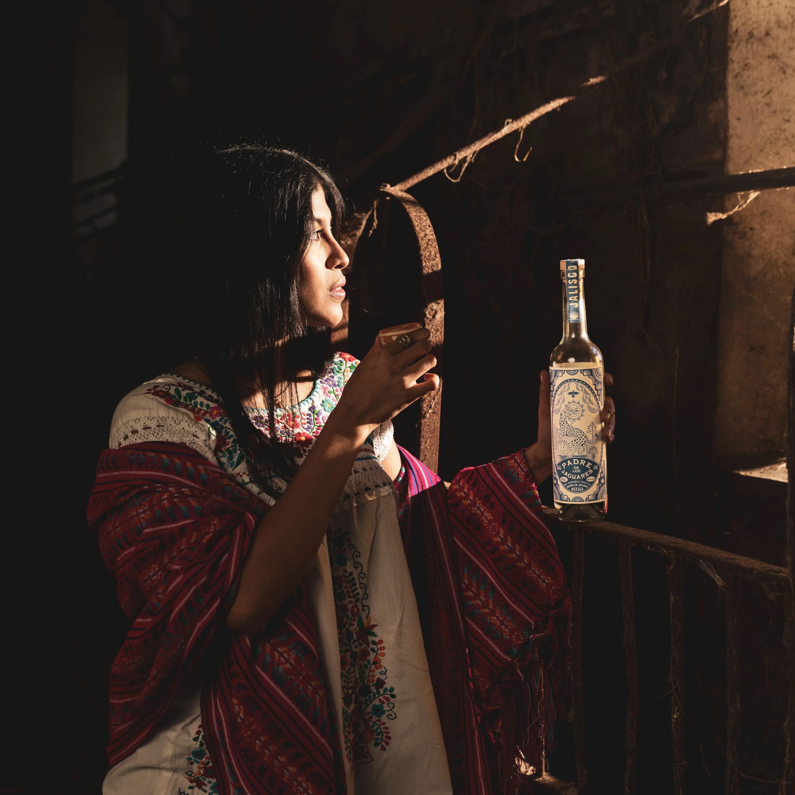 Padre de los Jaguares – Tequila Artigianale Premium di Agave Azul | Distillato di Terroir da Jalisco | Note Fruttate, Speziate e di Marzapane | Spirits Messicano | 70 cl, 40% vol.
