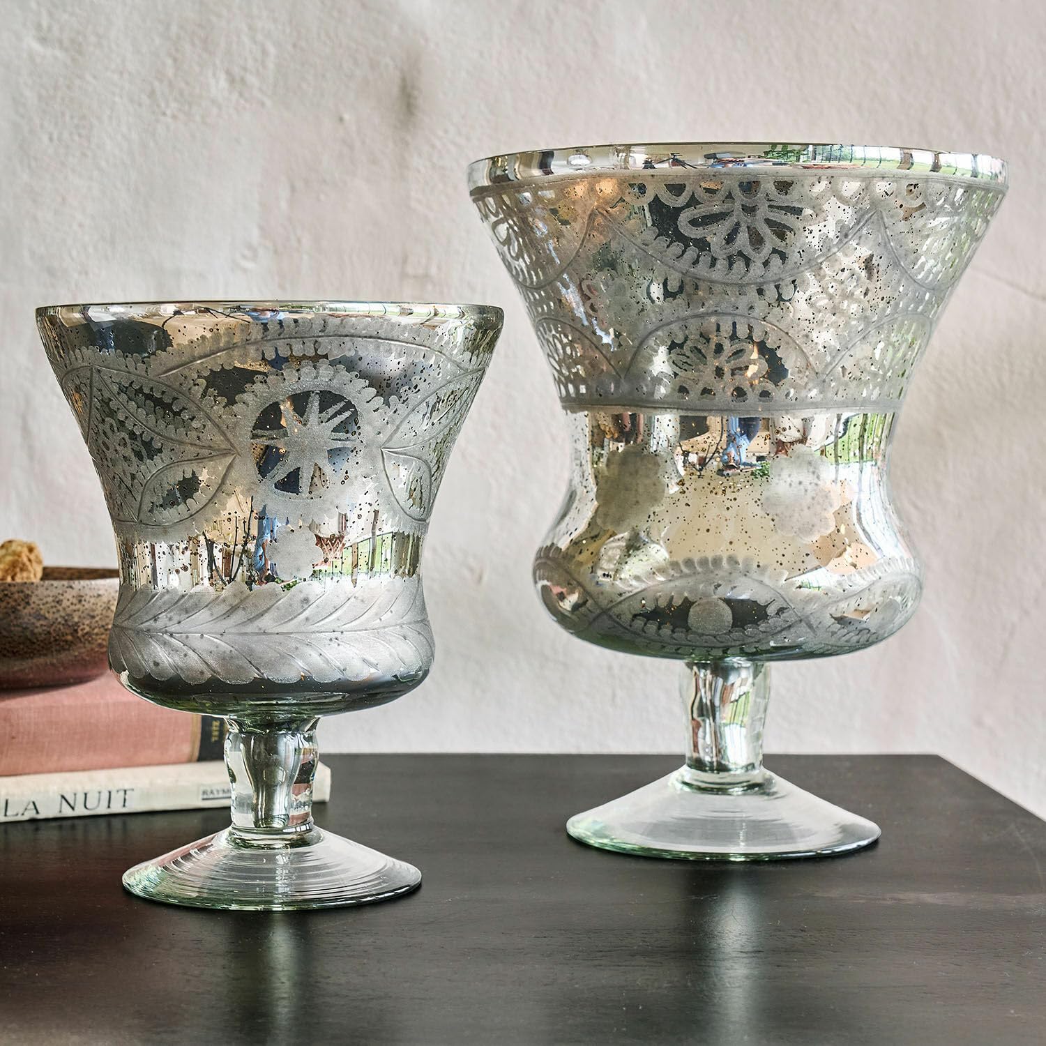 Loberon Windlicht 2er Set Zorayne, Silber/klar | Zwei Größen - Mundgeblasen - Bauernsilber-Finish - Nostalgischer Charme - Kerzenhalter - Dekoration - Glas