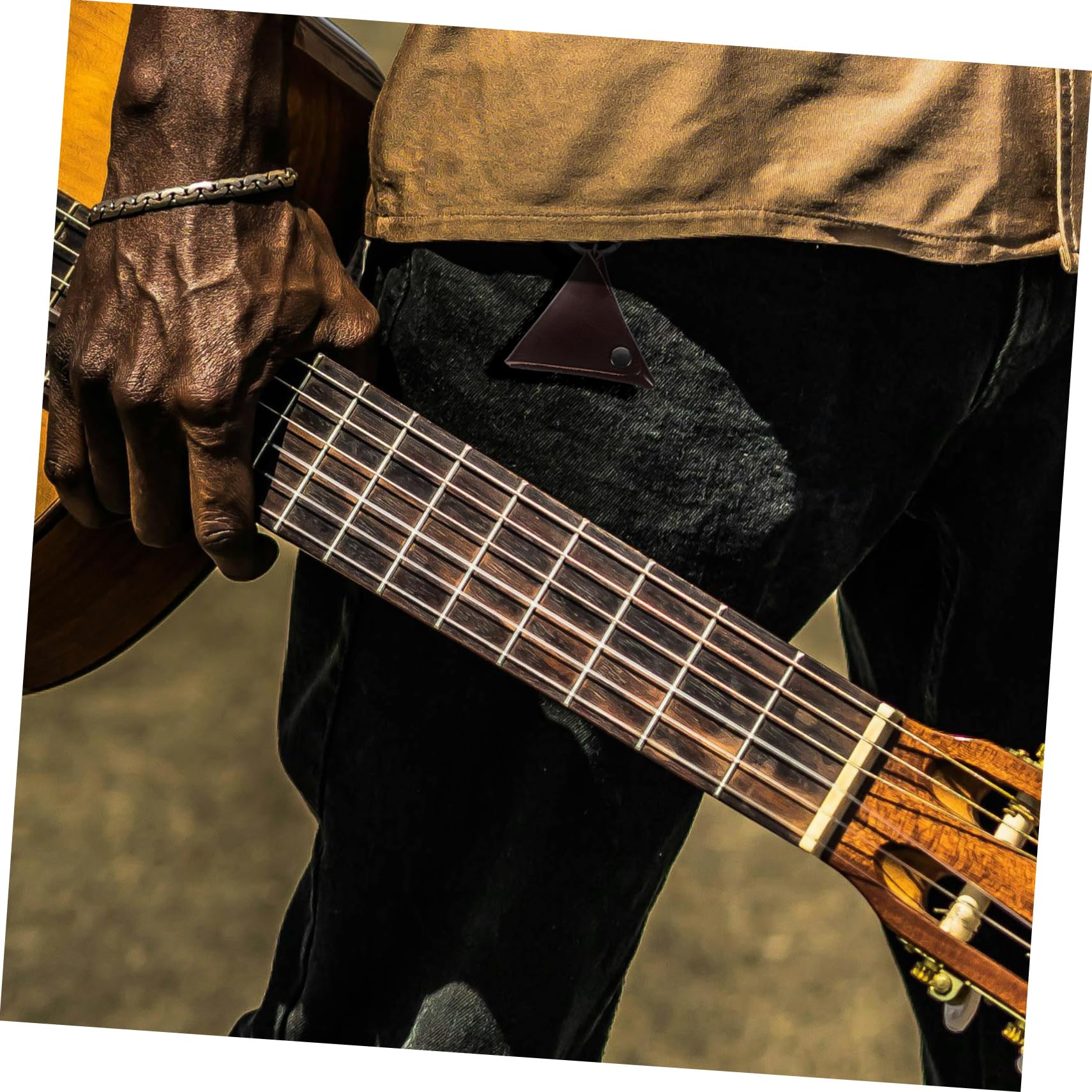 LIOOBO 2pcs Portable Guitar Pick Holders Durable Plectrum Storage Organizer Keychain Accessory for Guitar Lovers Ukulele Pick Holder present for Musicians