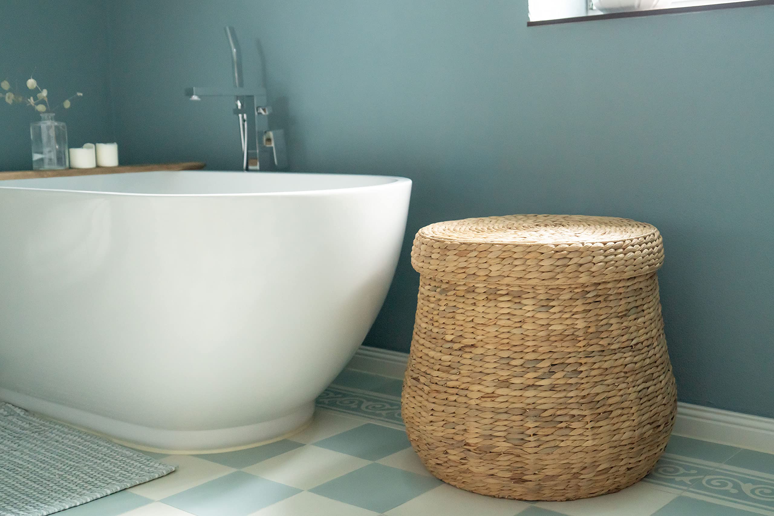 Decorasian Panier à linge tressé avec couvercle – Grand et rond – Grand panier en jacinthe d'eau avec anse – Panier à linge en rotin avec poignée – Rangement – 58 cm DA-B0050 Naturel