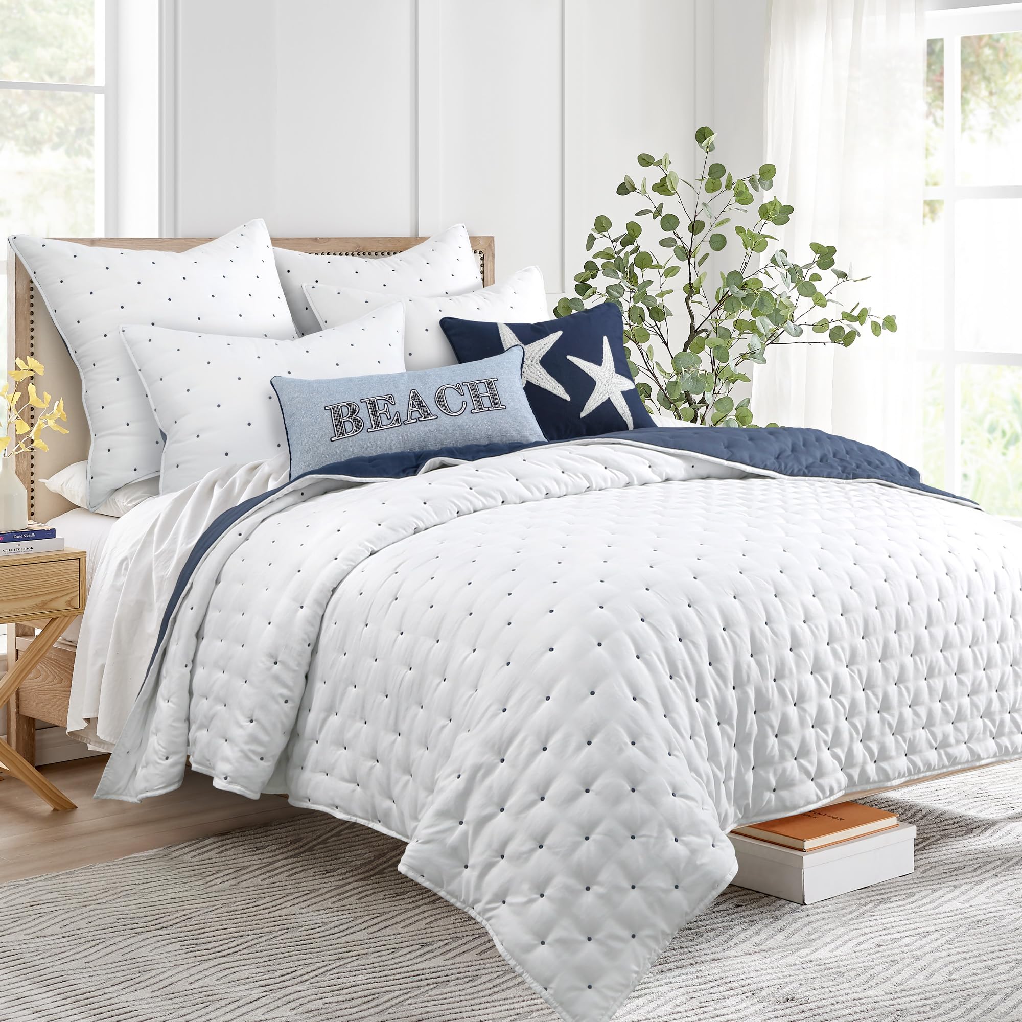 Amazon.com: Levtex Home - Embroidered Swiss Dot Quilt Set - Full