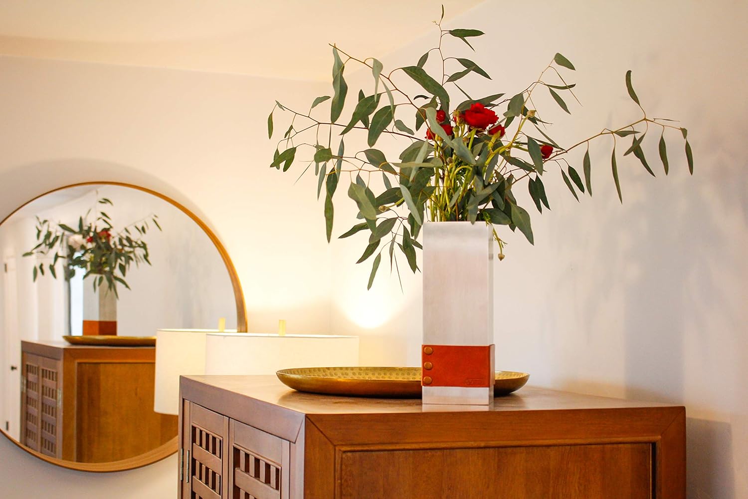 Personalized Modern Metal Flower Vase. Custom Engraving for Anniversaries and Other Special Occasions. Decorative Centerpiece for Homes, Offices, and Weddings.