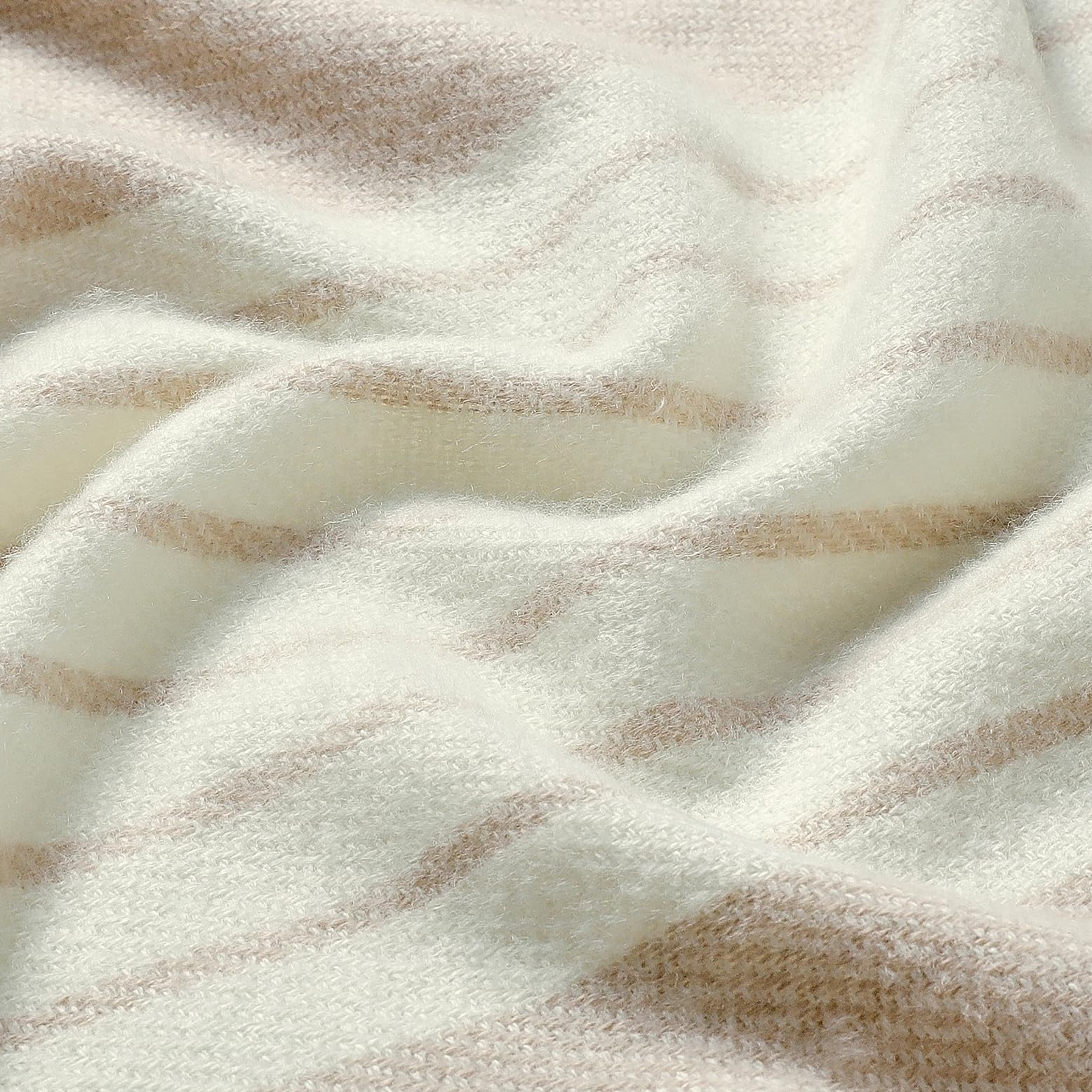 BOURINA Coperta in maglia a righe spazzolate con frange beige 127 x 152 cm