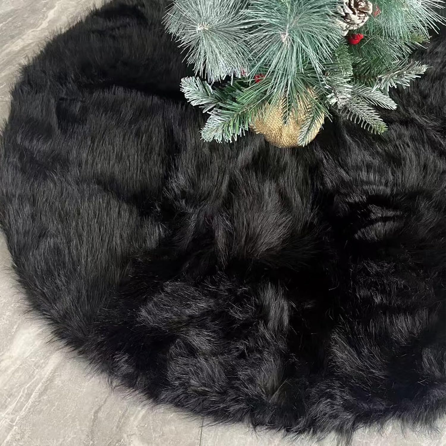 Large Plush Christmas Tree Skirts Light Brown - 59 Inch Thick Faux Fur Christmas Tree Skirt Mat Neutral Color for Xmas Holiday New Year Home & Farmhouse Party Decorations - 150cm Round Fluffy
