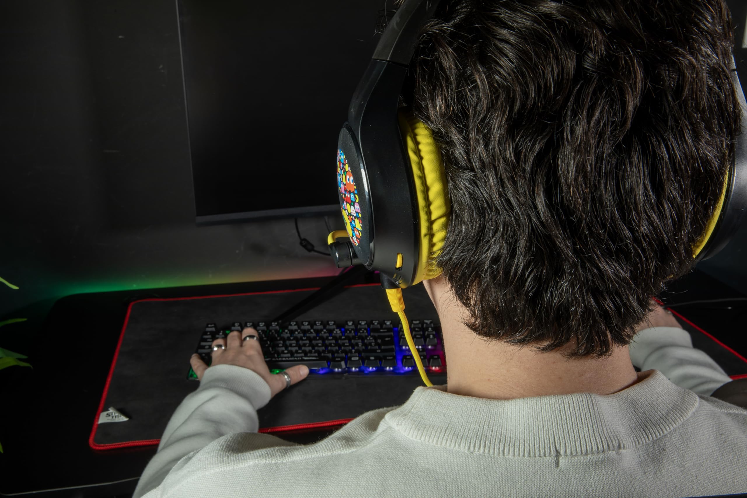 Konix Pac-Man Cuffie gaming circumaurali con cavo PC, PS5, Switch 2, Xbox Series X|S - Microfono 45° - Cavo 1,5 m - Jack 3,5 mm - Nero e giallo