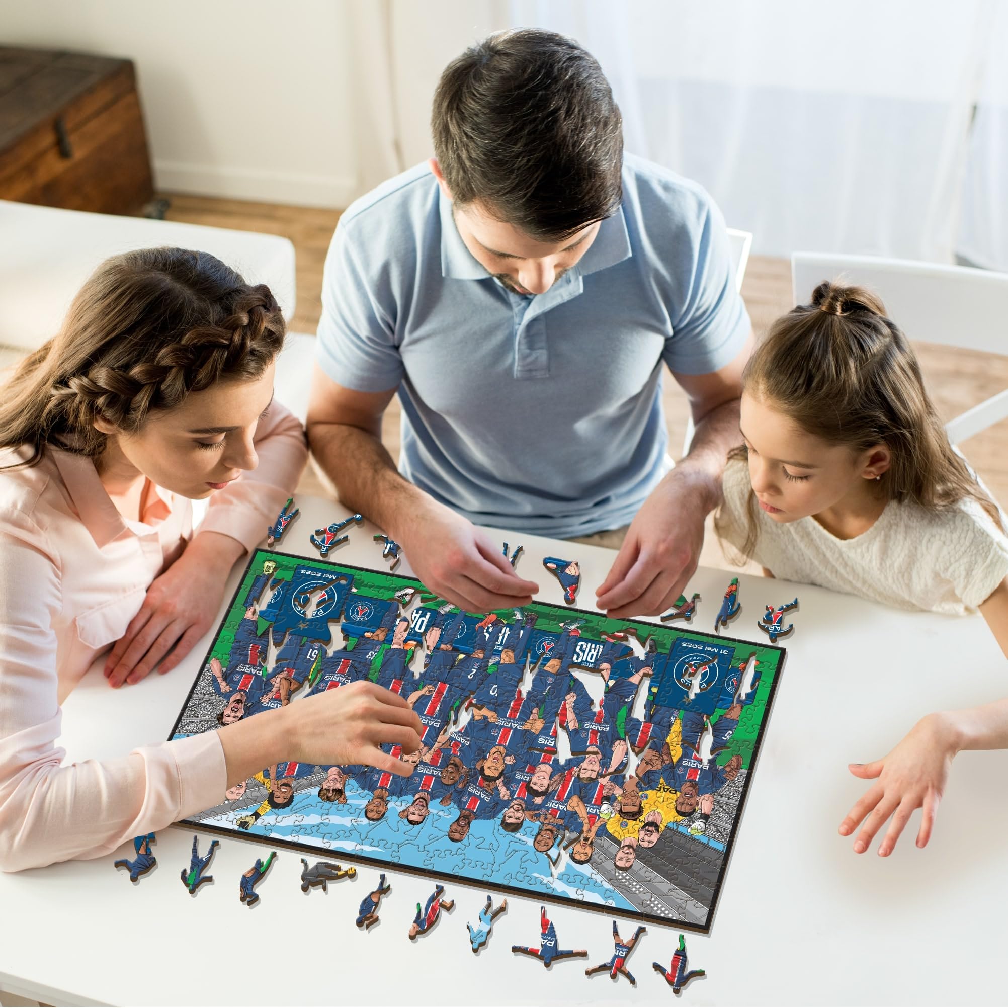 Iconic Puzzles - PSG Treble Winners Team 2024/25, oficjalnie licencjonowane drewniane puzzle, w 100% trwałe, prezenty dla dorosłych i dzieci, rozmiar M, 270 szt