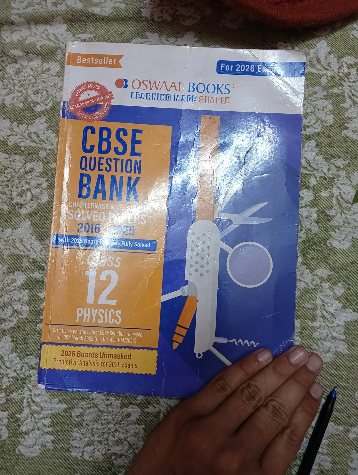 Oswaal CBSE Question Bank Physics Class 12