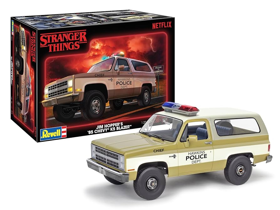 STRANGER THINGS HOPPER'S CHEVY BLAZER 新品 Jada Toys - Stranger Things 1:24 scale Hopper's Chevy Blazer