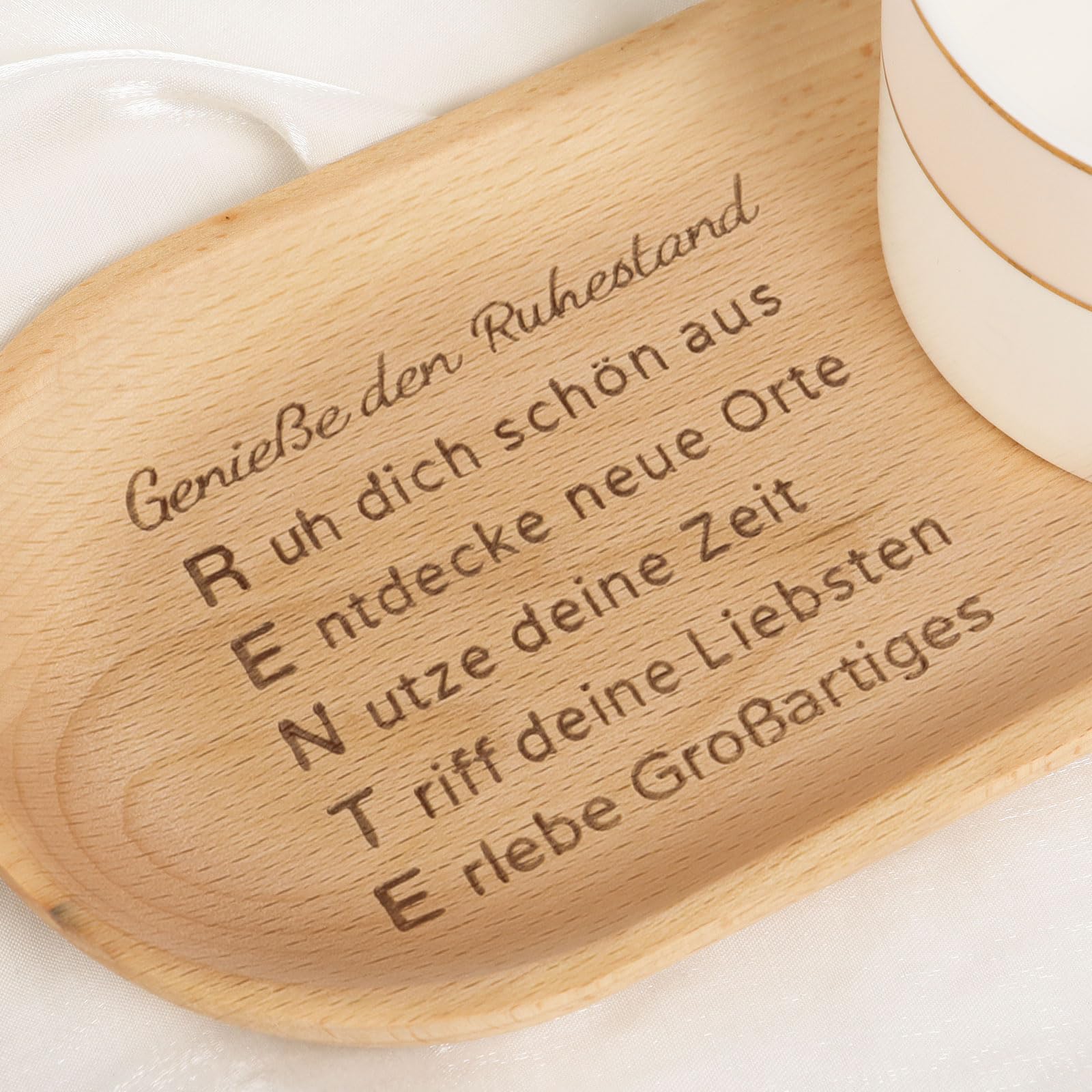 MEJOSER Holz Tablett für Brot Tassen 22x11cm Ruhestand Geschenk Renteneintritt Rente Geschenke Frau Männer Rentner Brettchen Kosmetiktablett Abschiedsgeschenk für Rentnerin (Tasse Nicht inkl.)