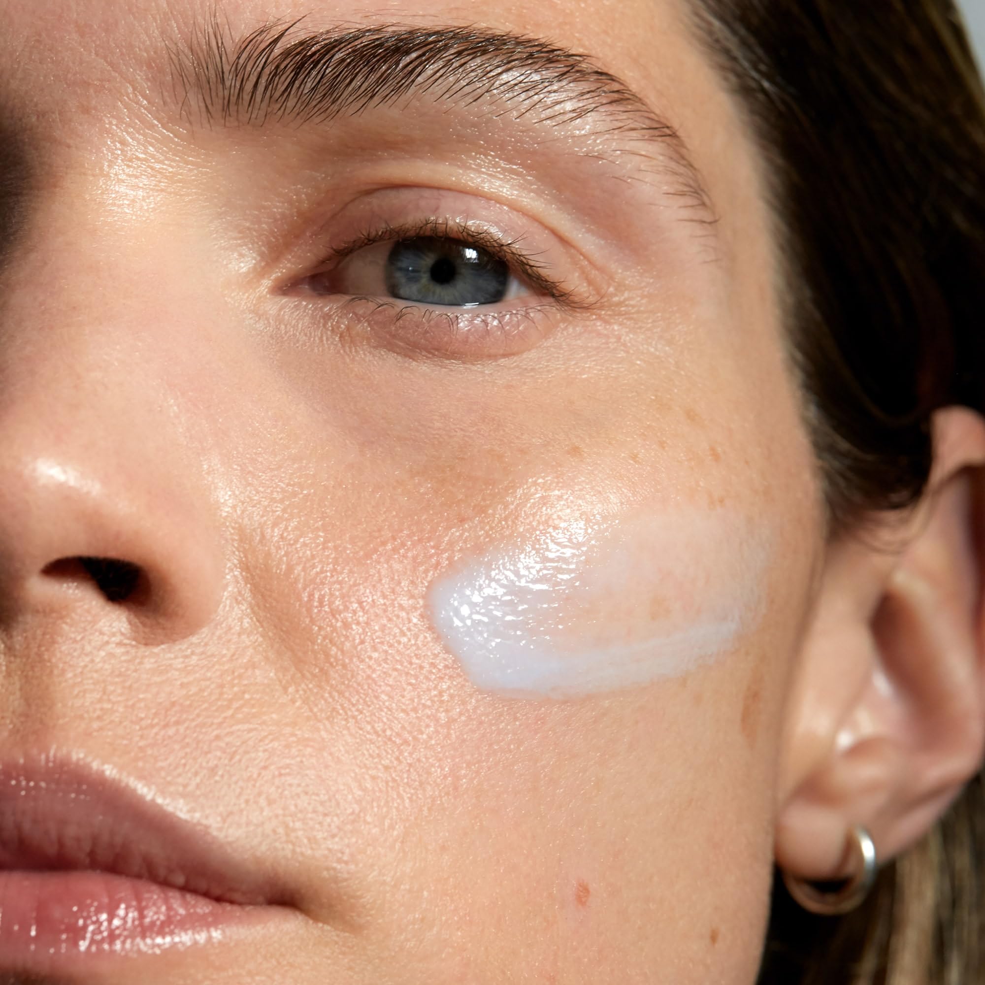 MÁDARA Siero vegetale alternativo al retinolo 30 ml - Acido ialuronico