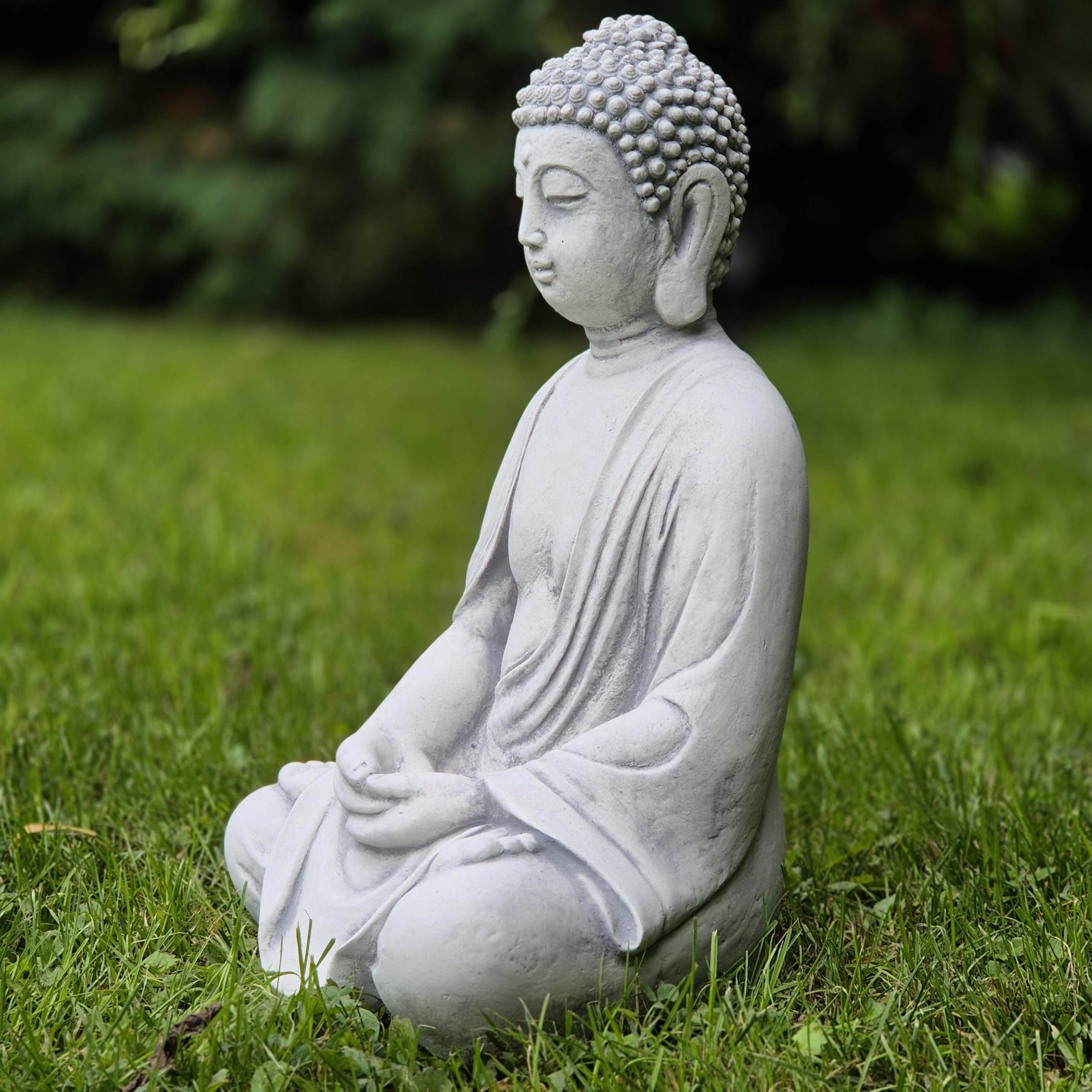 FABRIQ Statua decorativa da giardino in pietra artificiale, grande Buddha meditante, grigio, pietra artificiale, resistente al gelo, calma, massiccia, L: 20 cm, W: 24,5 cm, H: 38