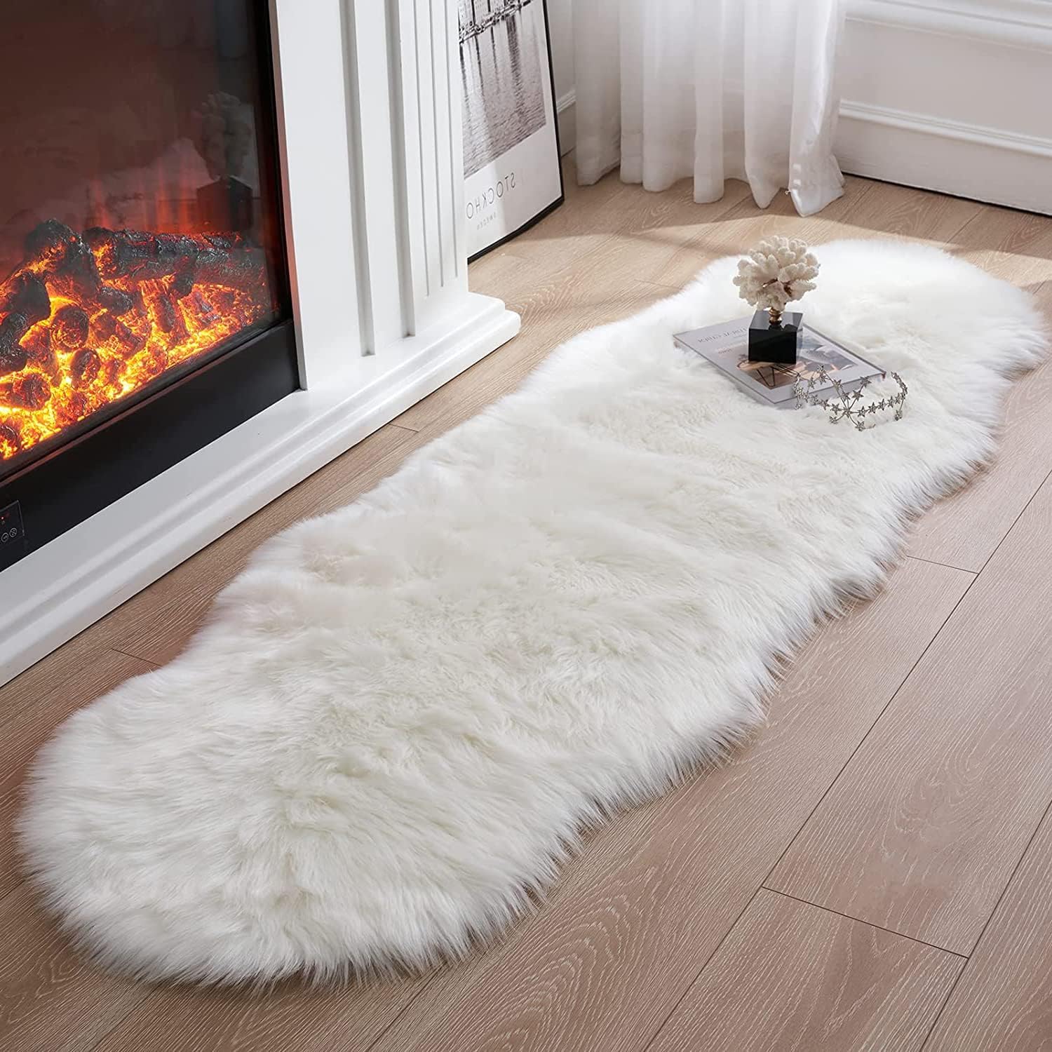 Faux Lammfell Schaffell Teppich Kunstfell Dekofell in Super weich Lammfellimitat Longhair Fell Optik Nachahmung Wolle Bettvorleger Sofa Matte für Schlafzimmer Kinderzimmer