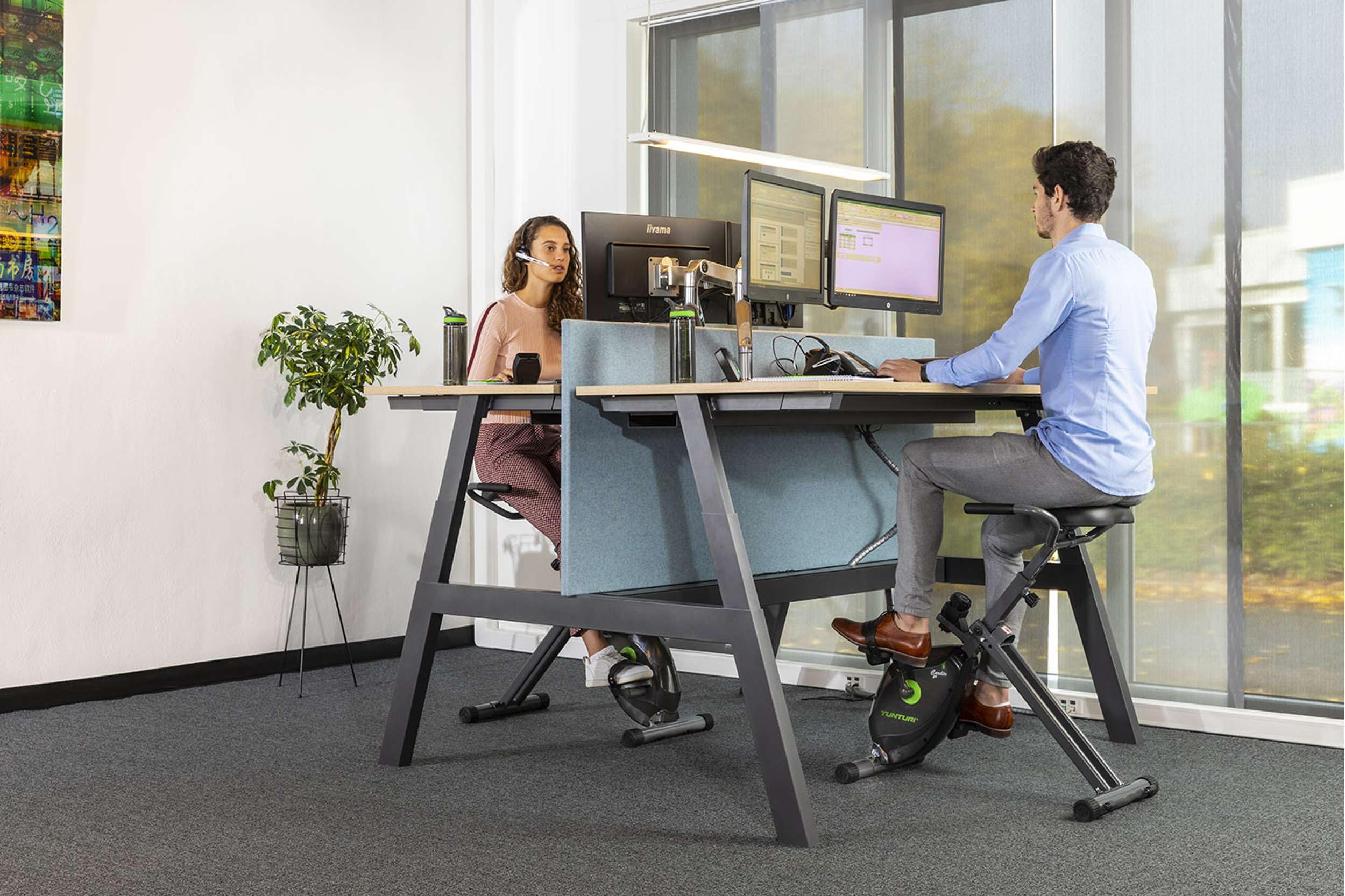 Tunturi Cardio Fit D20 Schreibtisch-Fahrrad, zusammenklappbarer Heimtrainer, Tischfahrrad für Büro und Zuhause