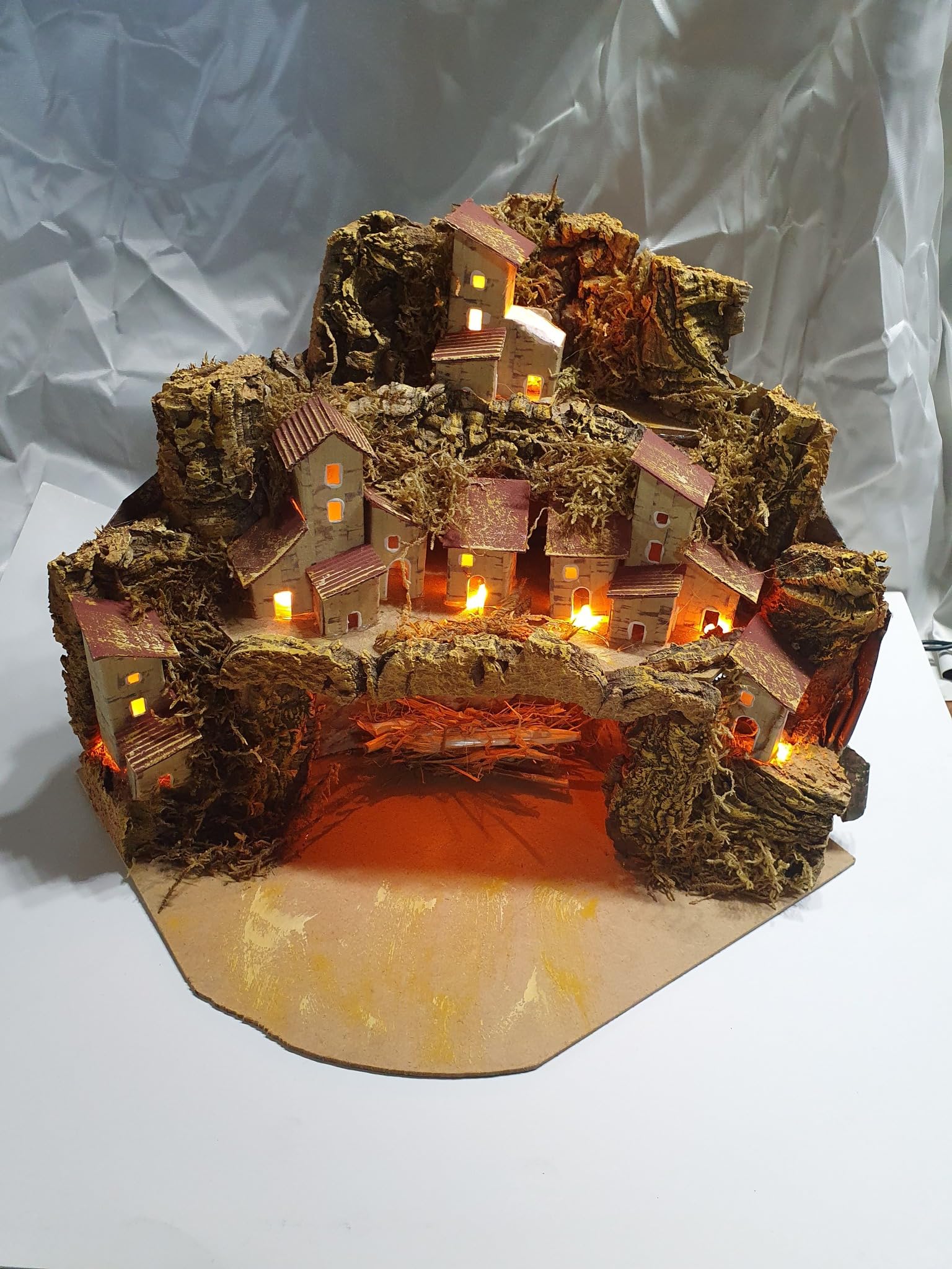Krippe Komplettset Eckig ArtG1 24 x 20 cm Höhe 22 cm Holz und Kork mit oder ohne Hirten ohne 11 Schäfer 6 cm Kunststoff oder Terrakotta San Grigorio Armeno Tempel Ecke