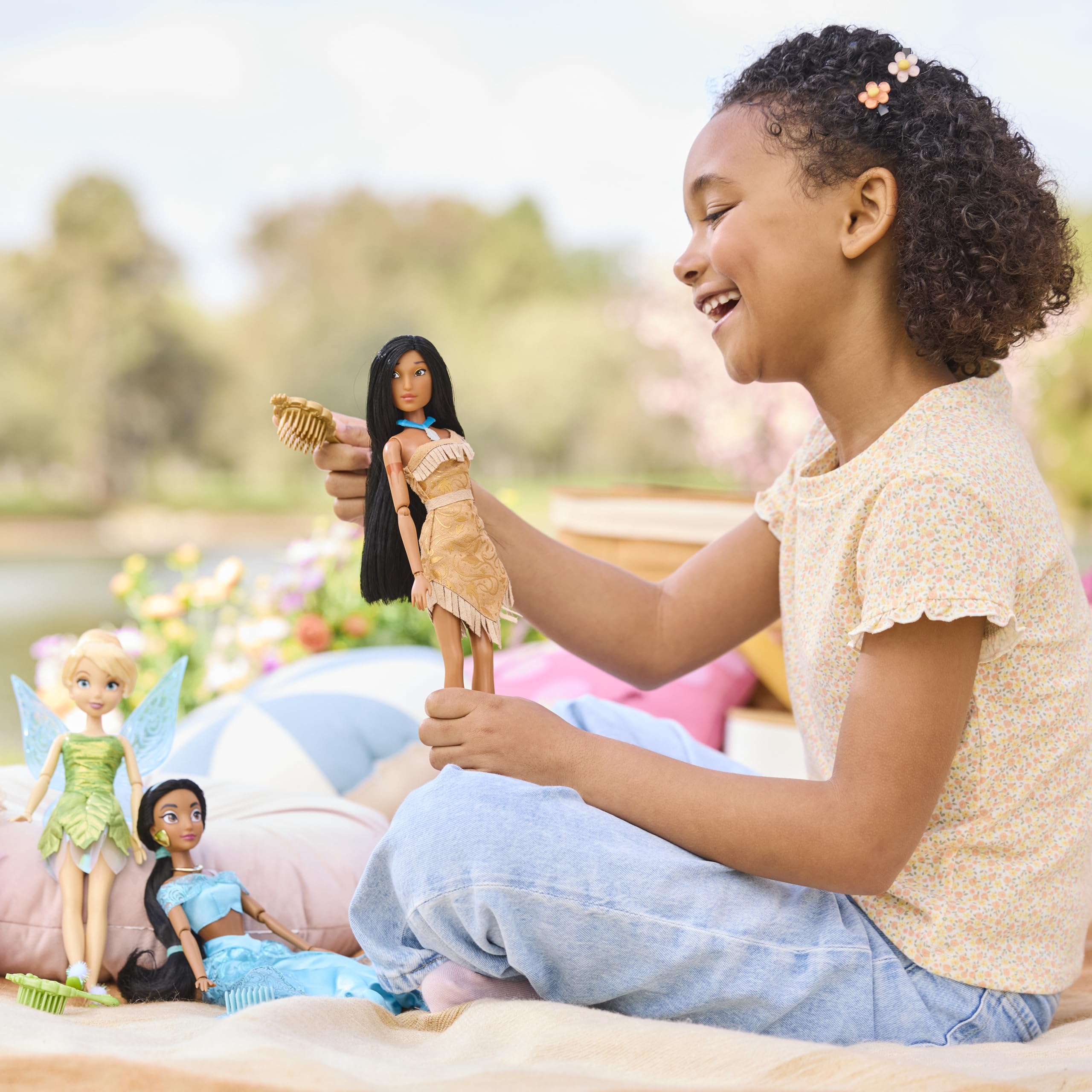 Disney Store Official Pocahontas Classic Doll, 29cm/11”, Fully Poseable Disney Doll in a Beautiful Dress - Image 3