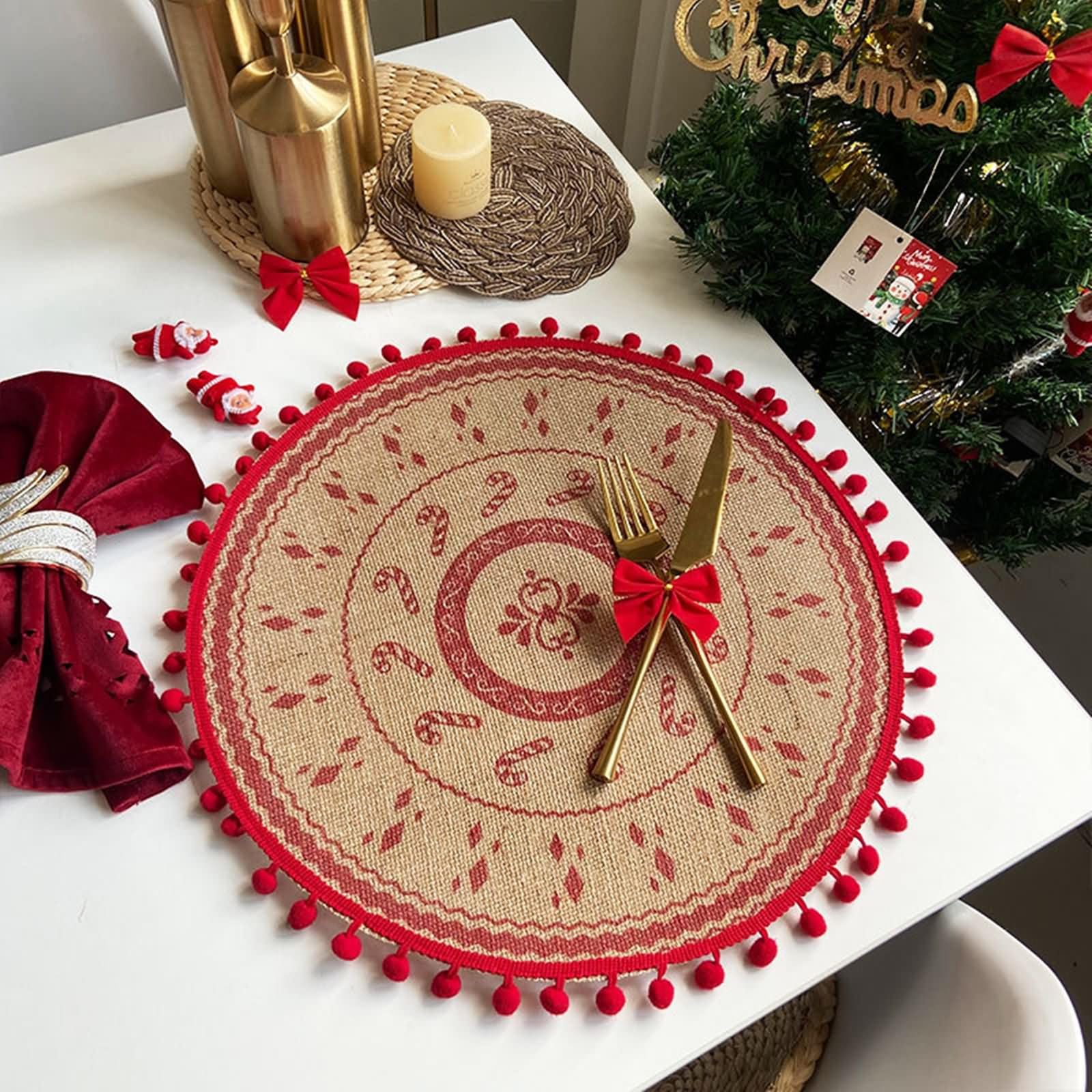 Tovagliette Tavolo Ristorante Set di 4, 38 CM Rosso Tovagliette Lavabili Antiscivolo Lino, Rotondo con Fantasia Natalizia e Pompon