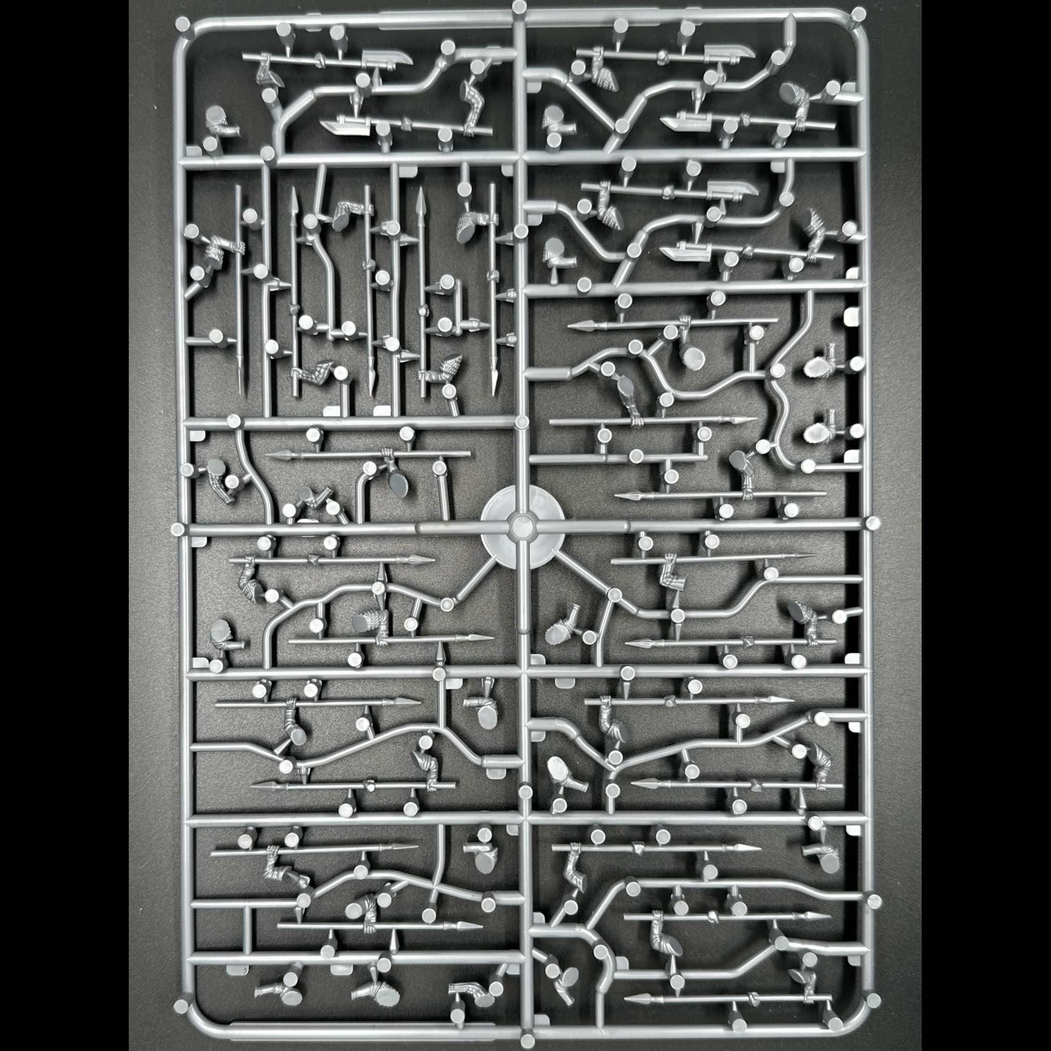 Wargames Atlantic, The Age of Chivalry, Peasant Levy (1100-1350), statuine in plastica dura da 28 mm