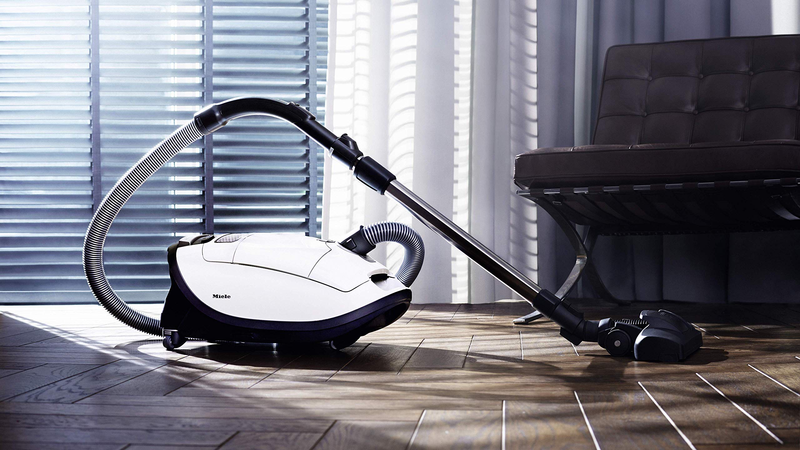 Miele 10660960 Complete C3 Silence Bagged Vacuum Cleaner, 550 W, Lotus